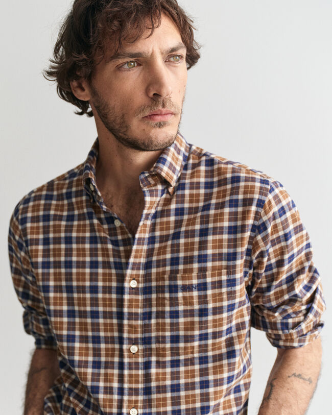Camisa Regular Fit de sarga ligera a cuadros