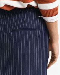 Falda midi de raya diplomática