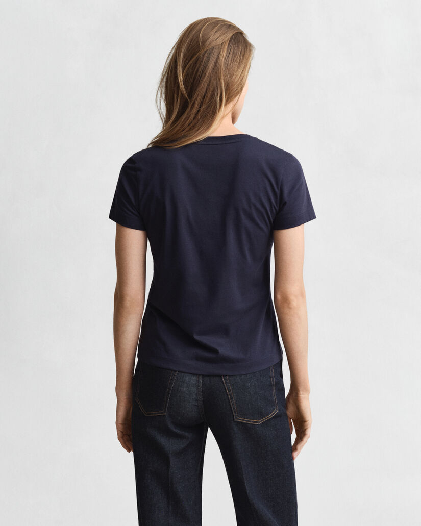 Camiseta Shield con cuello de pico