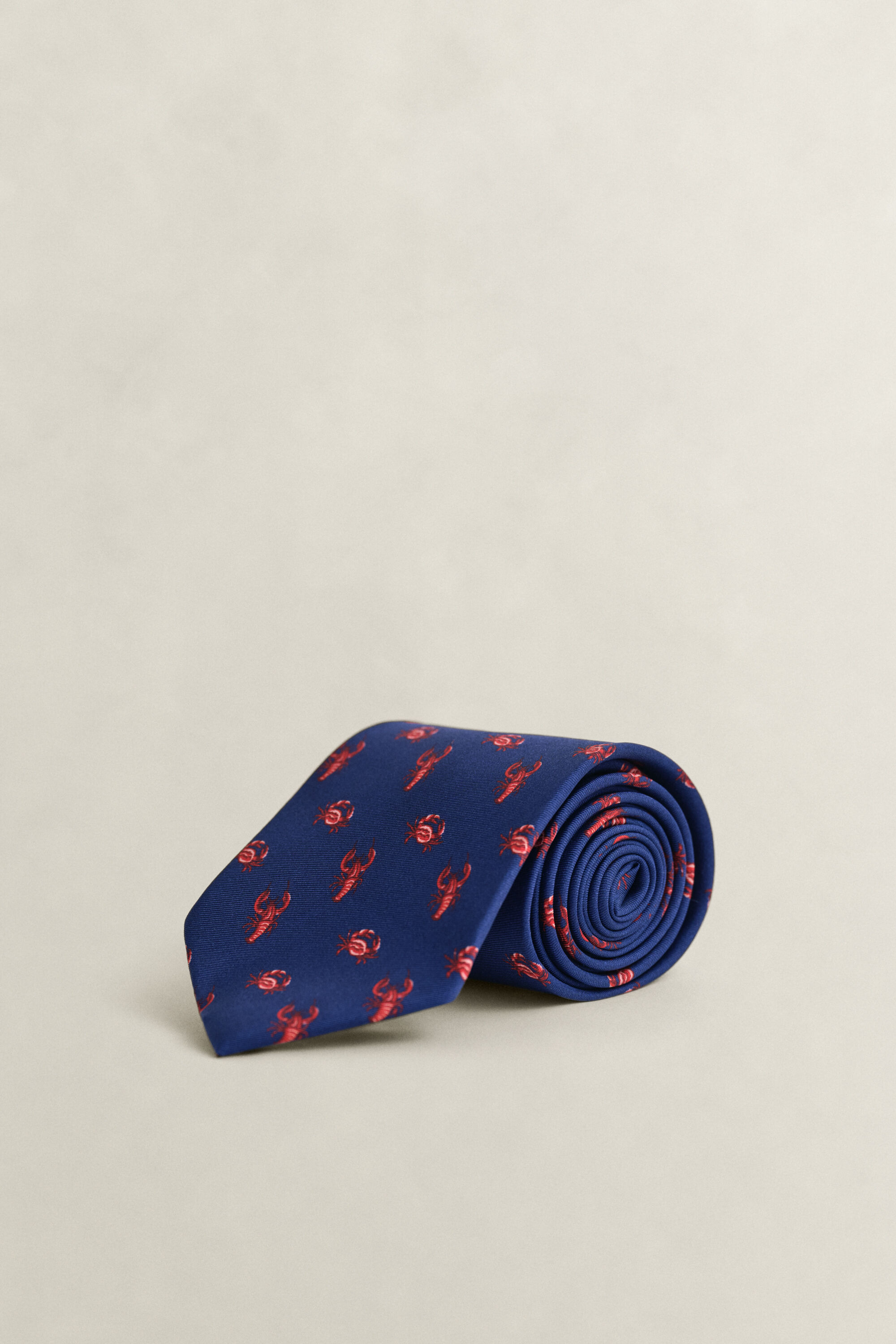 Corbata con diseño de cangrejos