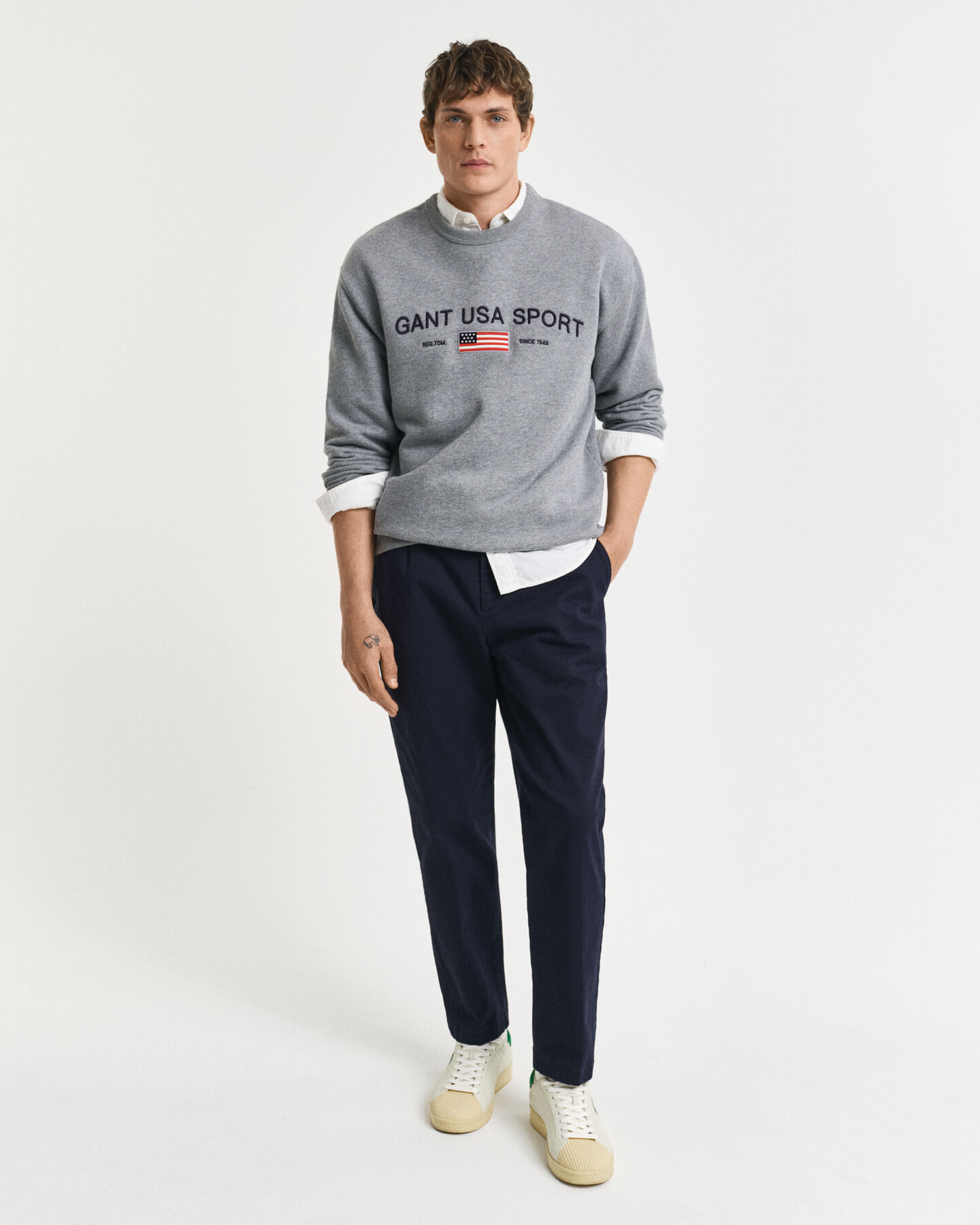 Pantalones Slim Fit de sarga de algodón ajustados en el bajo