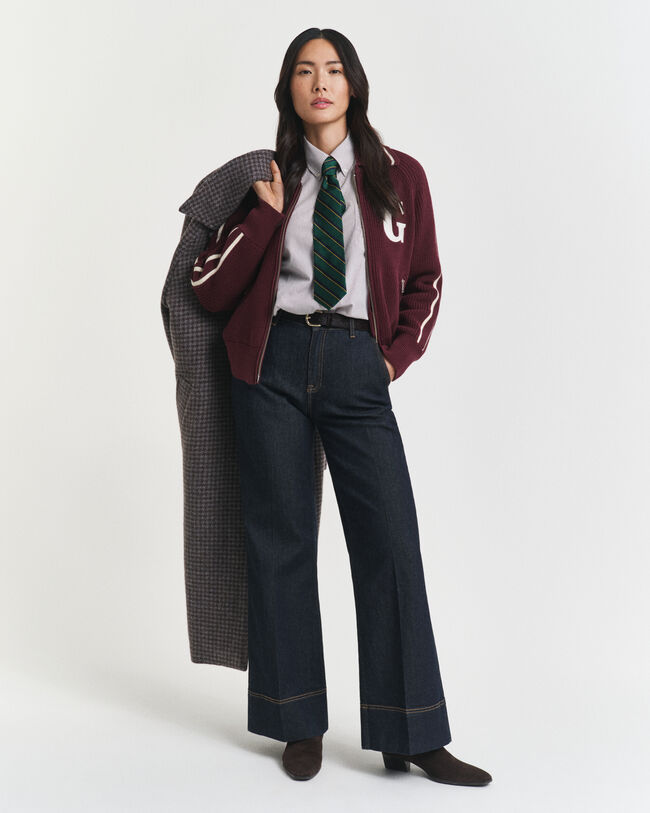 Vaqueros de pinzas anchos con campana