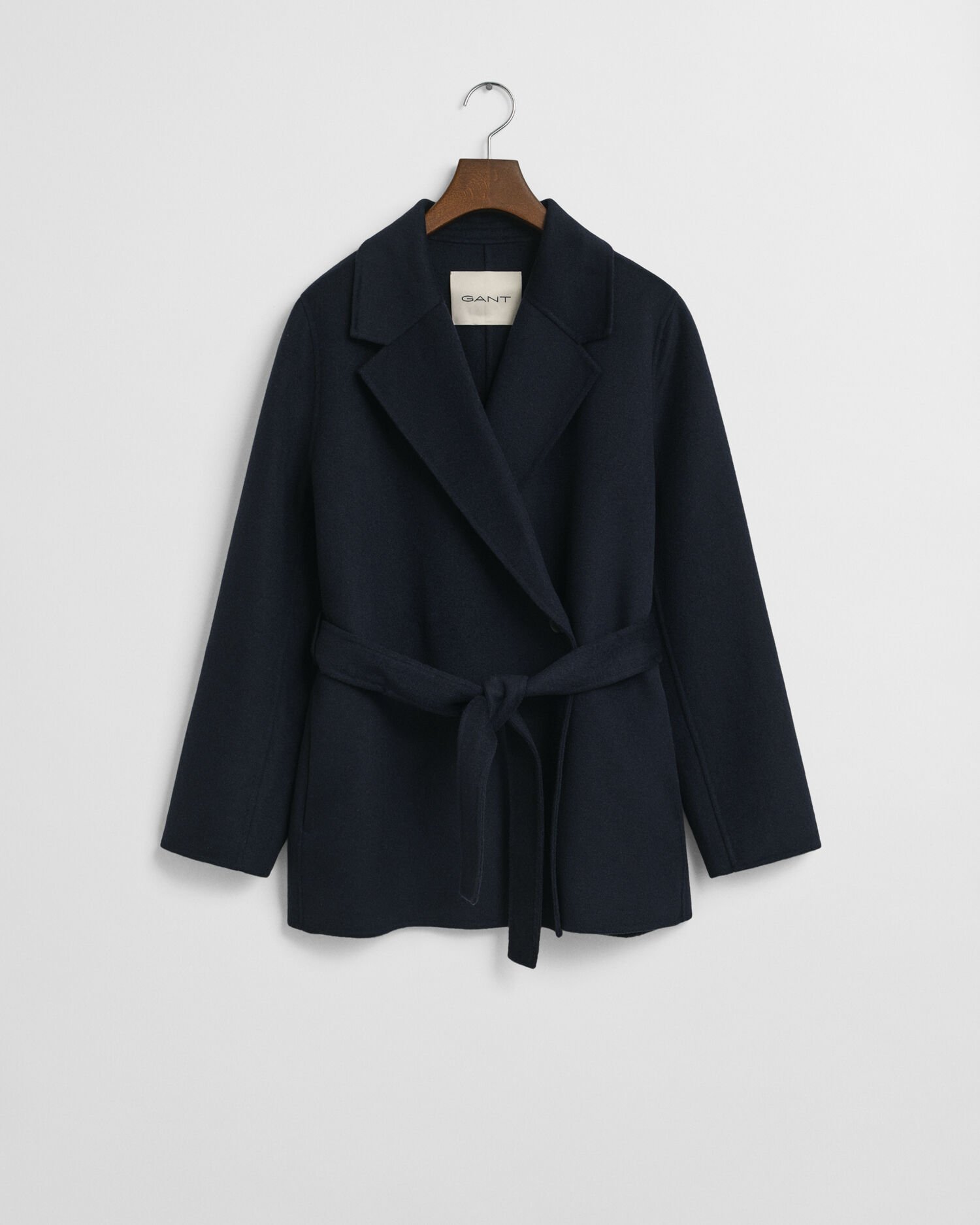 Chaqueta cosida a mano con cinturón