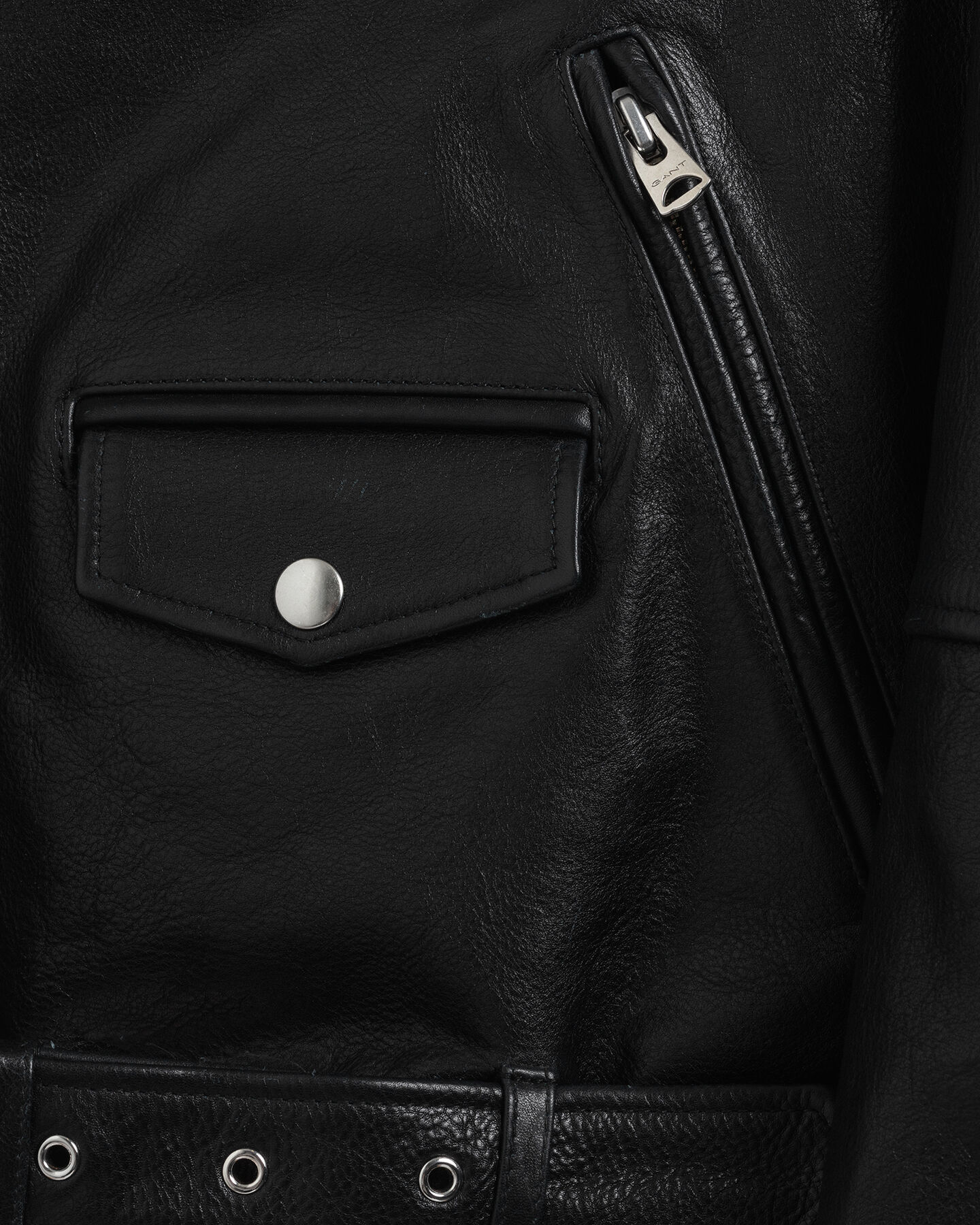 Cazadora motera de piel