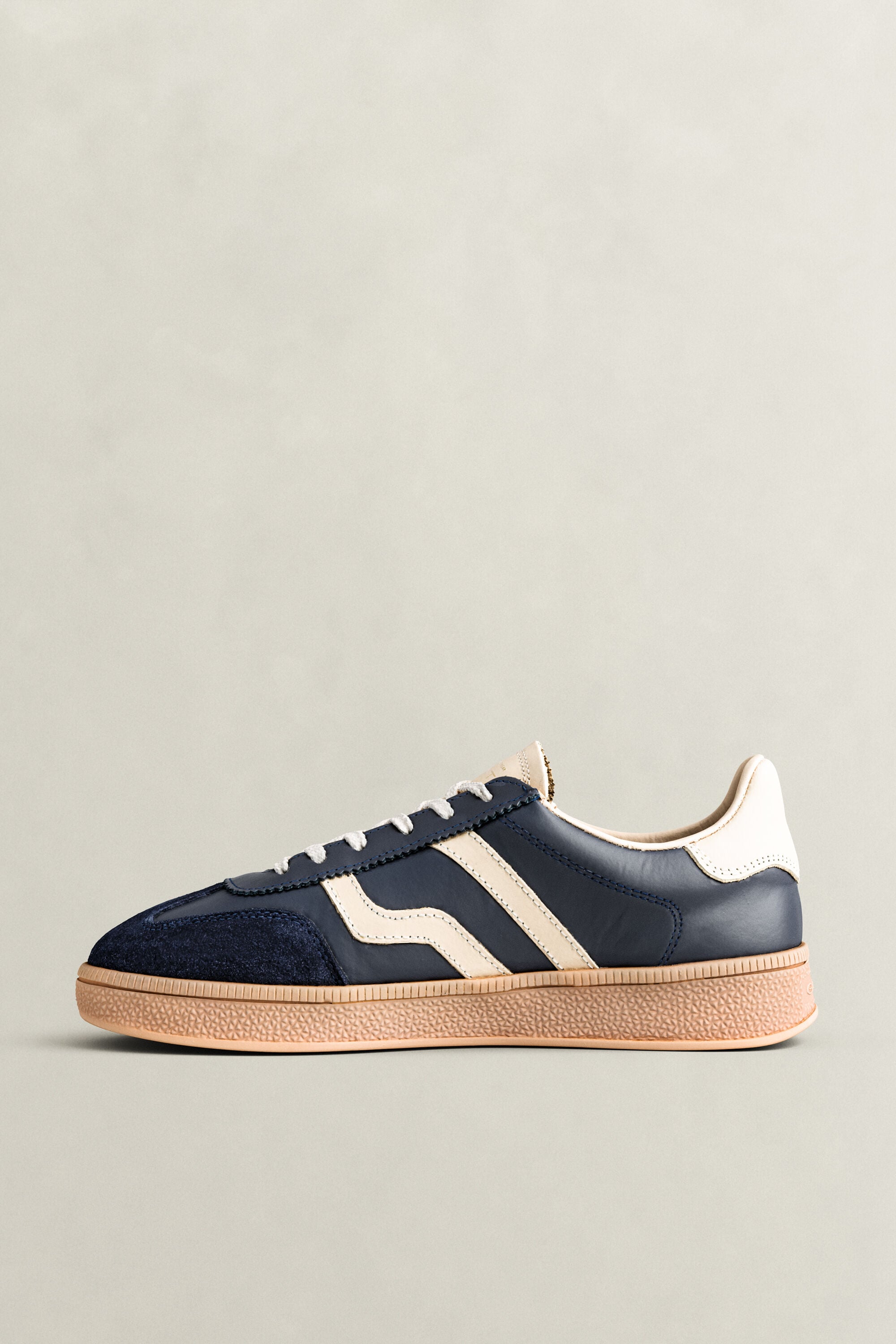Zapatillas de piel y ante Cuzima