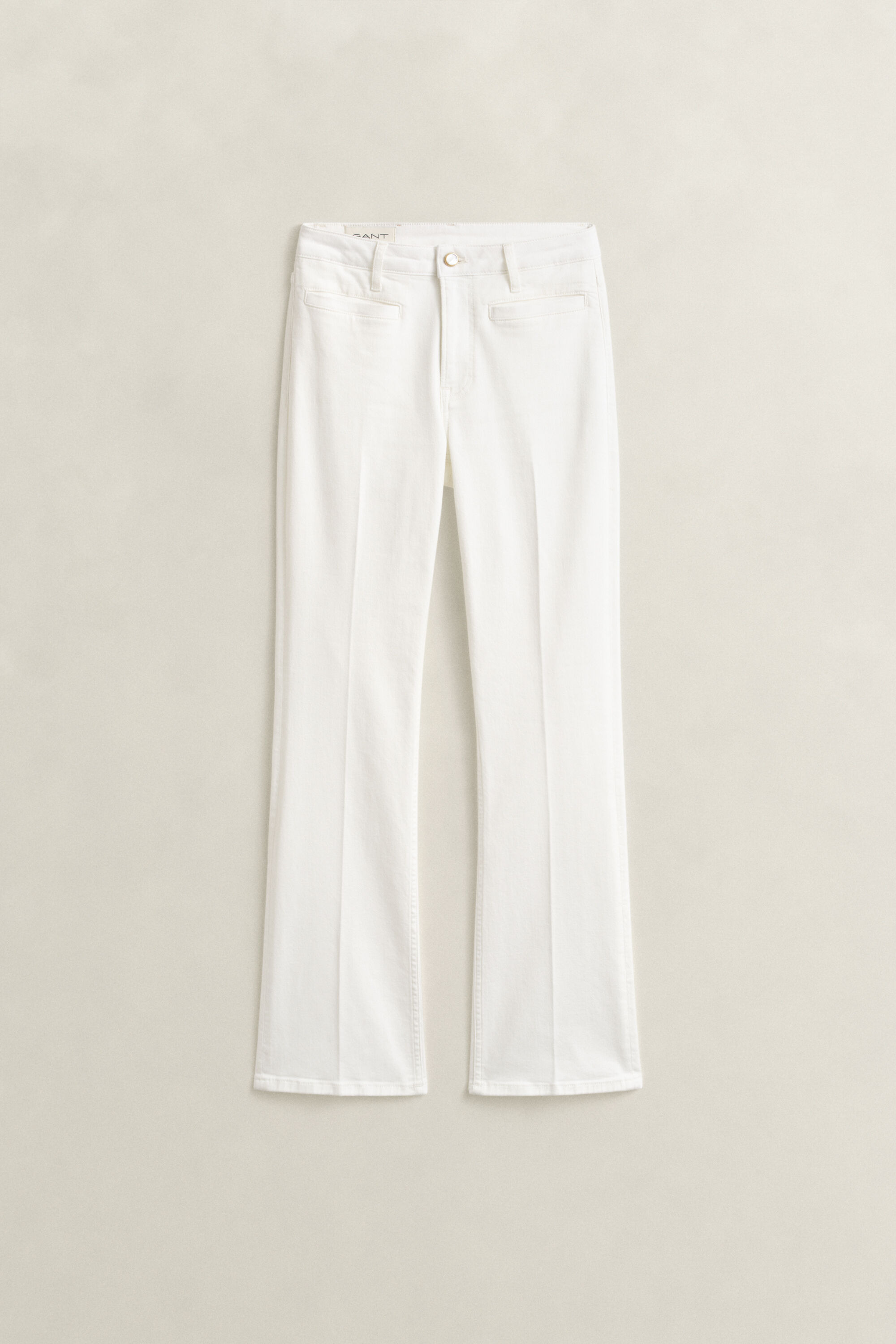 Vaqueros acampanados con monograma