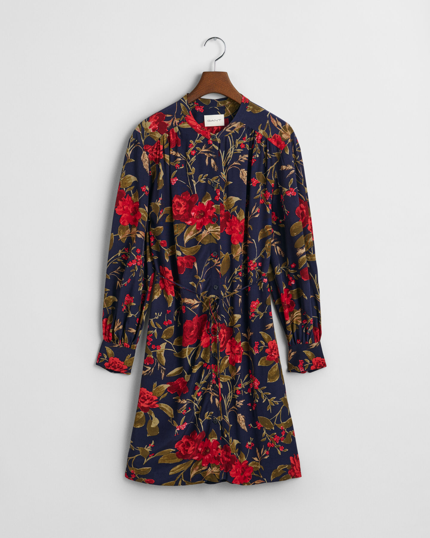 Vestido con estampado de rosas