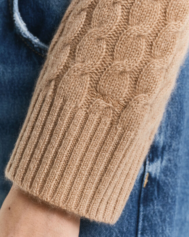 Jersey de cuello redondo en punto de ochos de cachemir