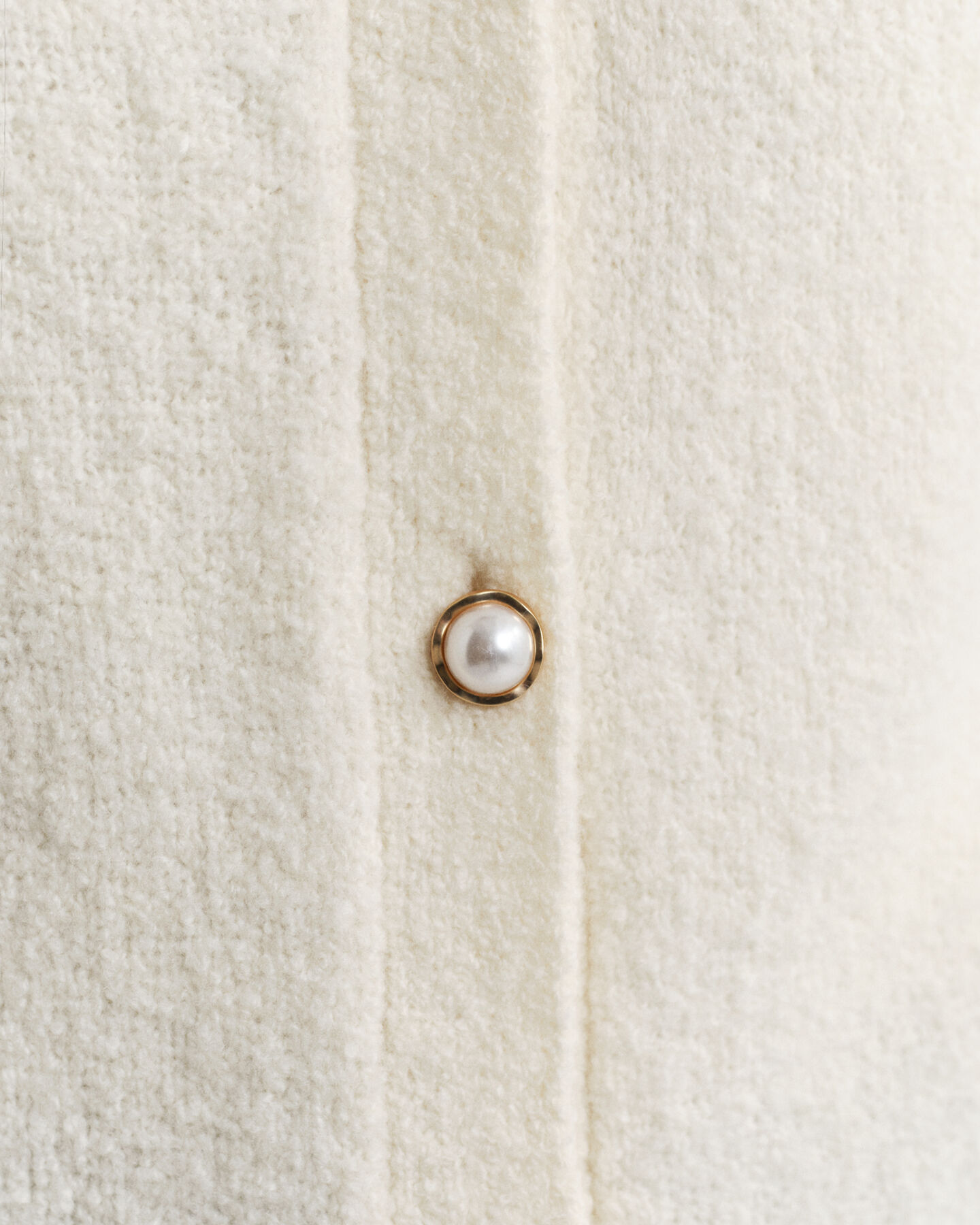 C&aacute;rdigan de boucl&eacute; con cuello redondo