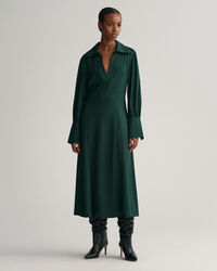 Vestido Slim Fit con pu&ntilde;os anchos