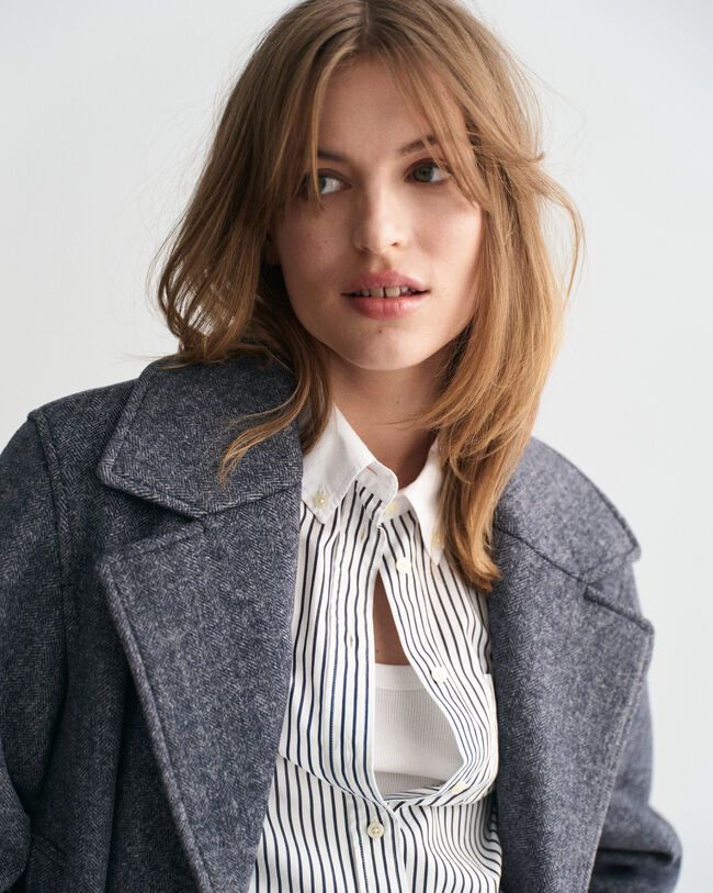 Chaqueta corta de lana con dise&ntilde;o de espiga