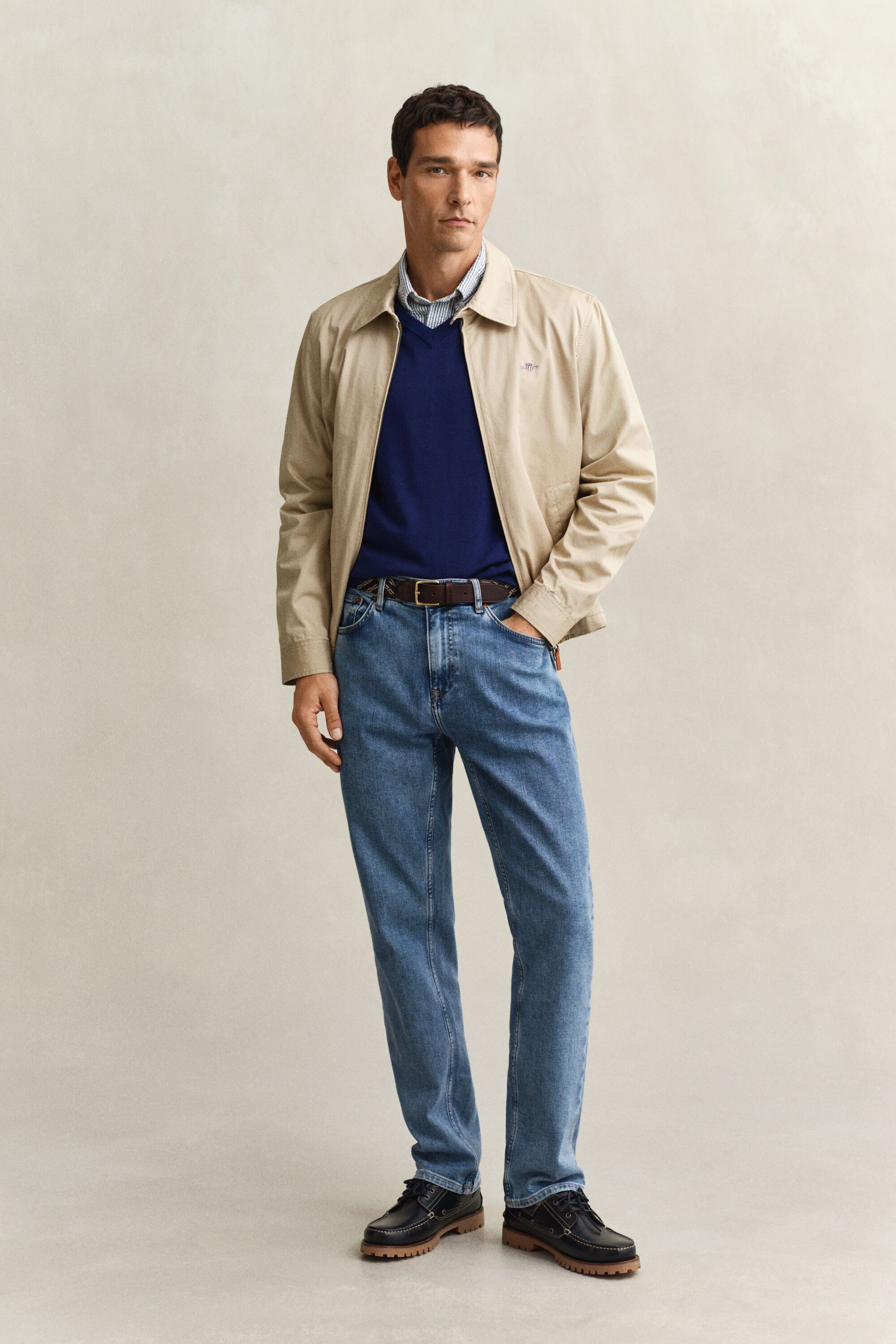 Jersey clásico de algodón con cuello de pico