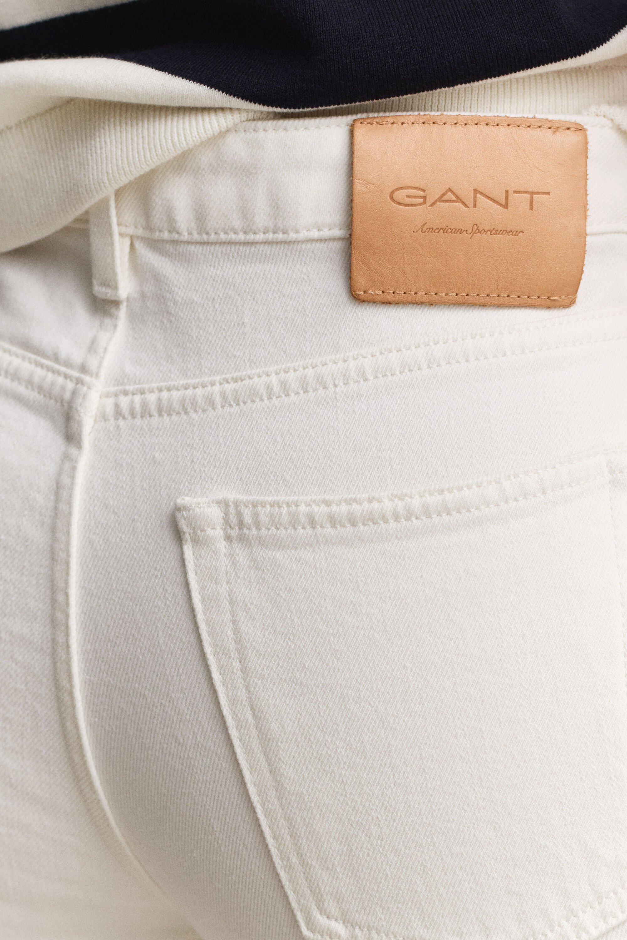 Vaqueros elásticos de pernera recta