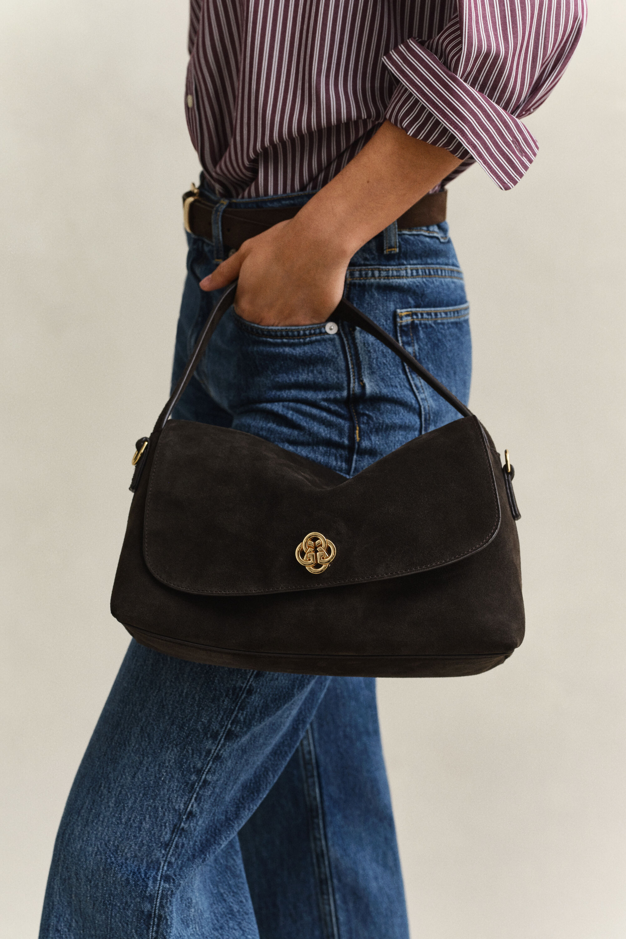 Bolso de hombro desestructurado de ante