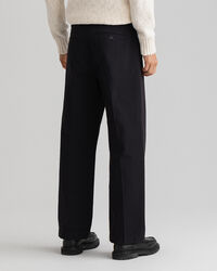 Pantalones chinos de sarga de algod&oacute;n con pernera ancha