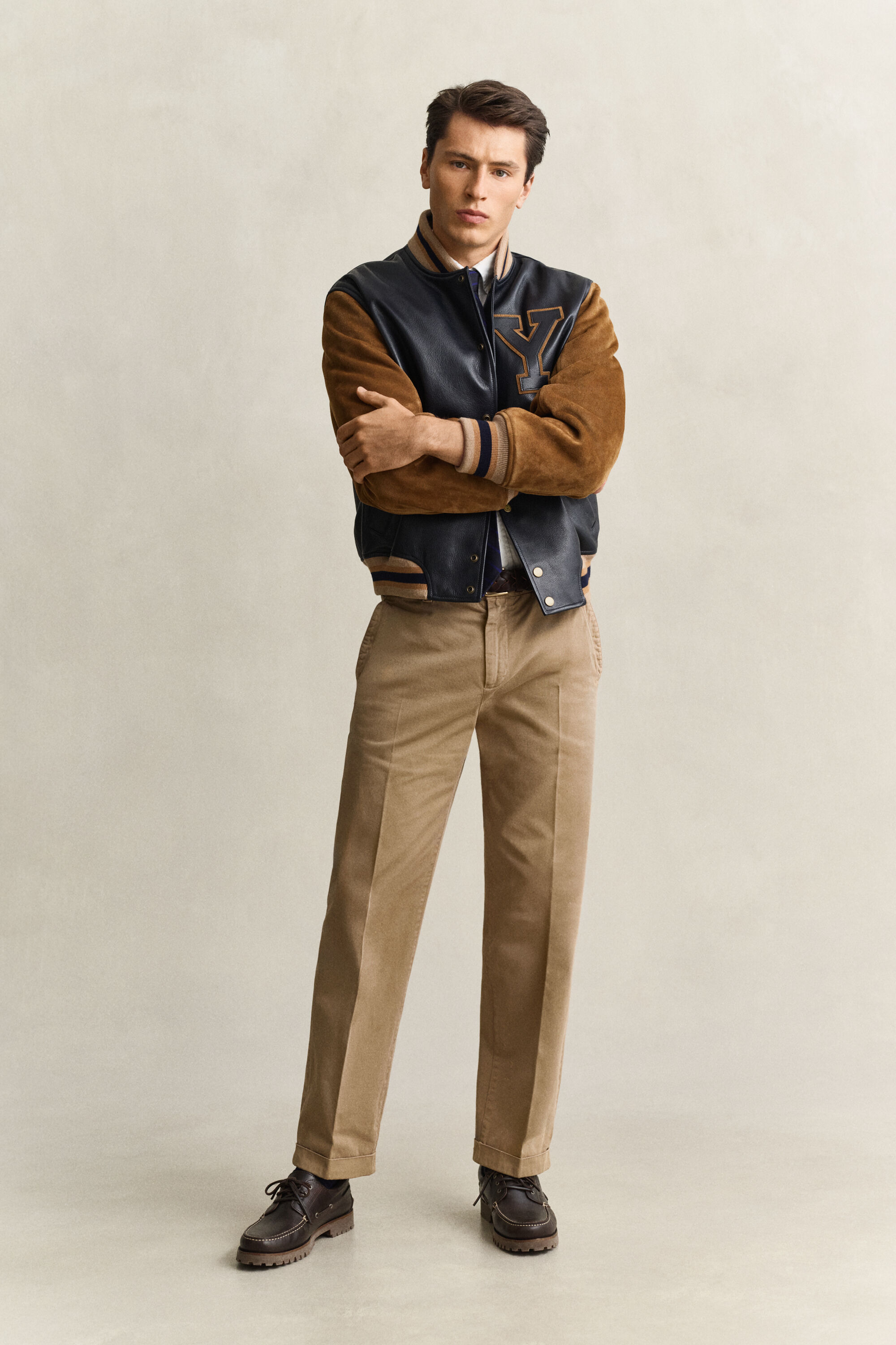 Pantalones chinos de sarga de algodón Gant x Yale