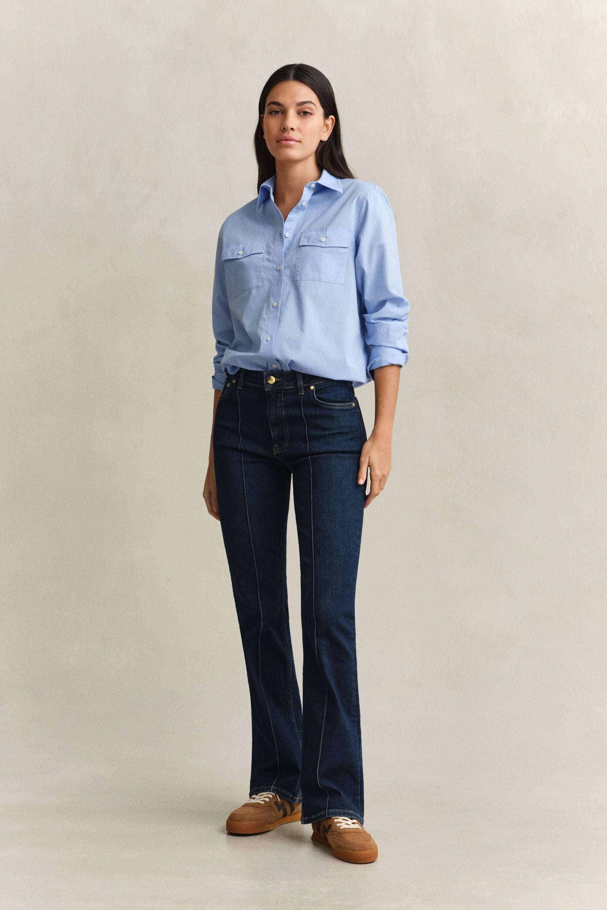 Vaqueros Slim Fit acampanados con pinzas