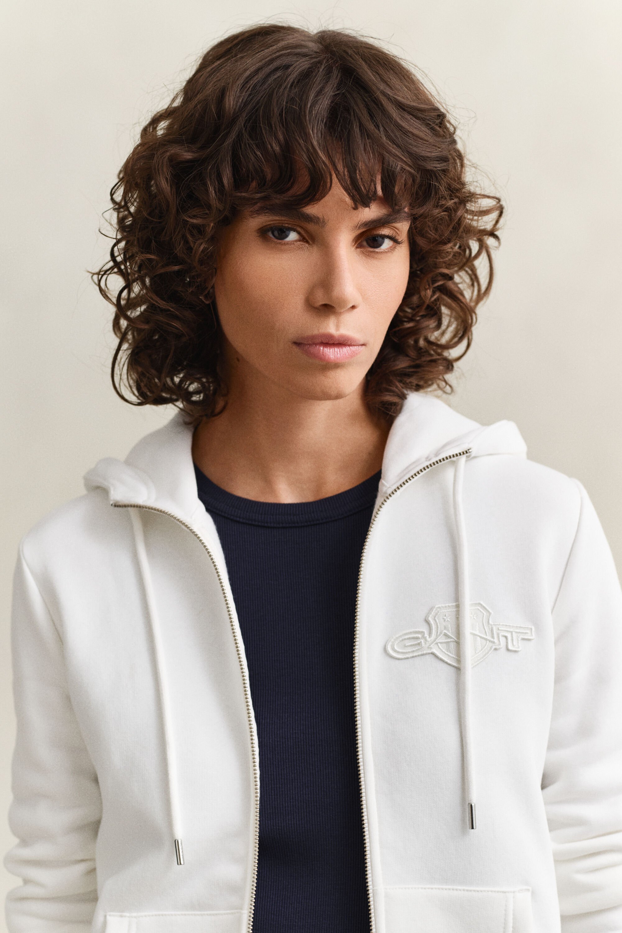 Sudadera con capucha y cremallera Tonal Shield