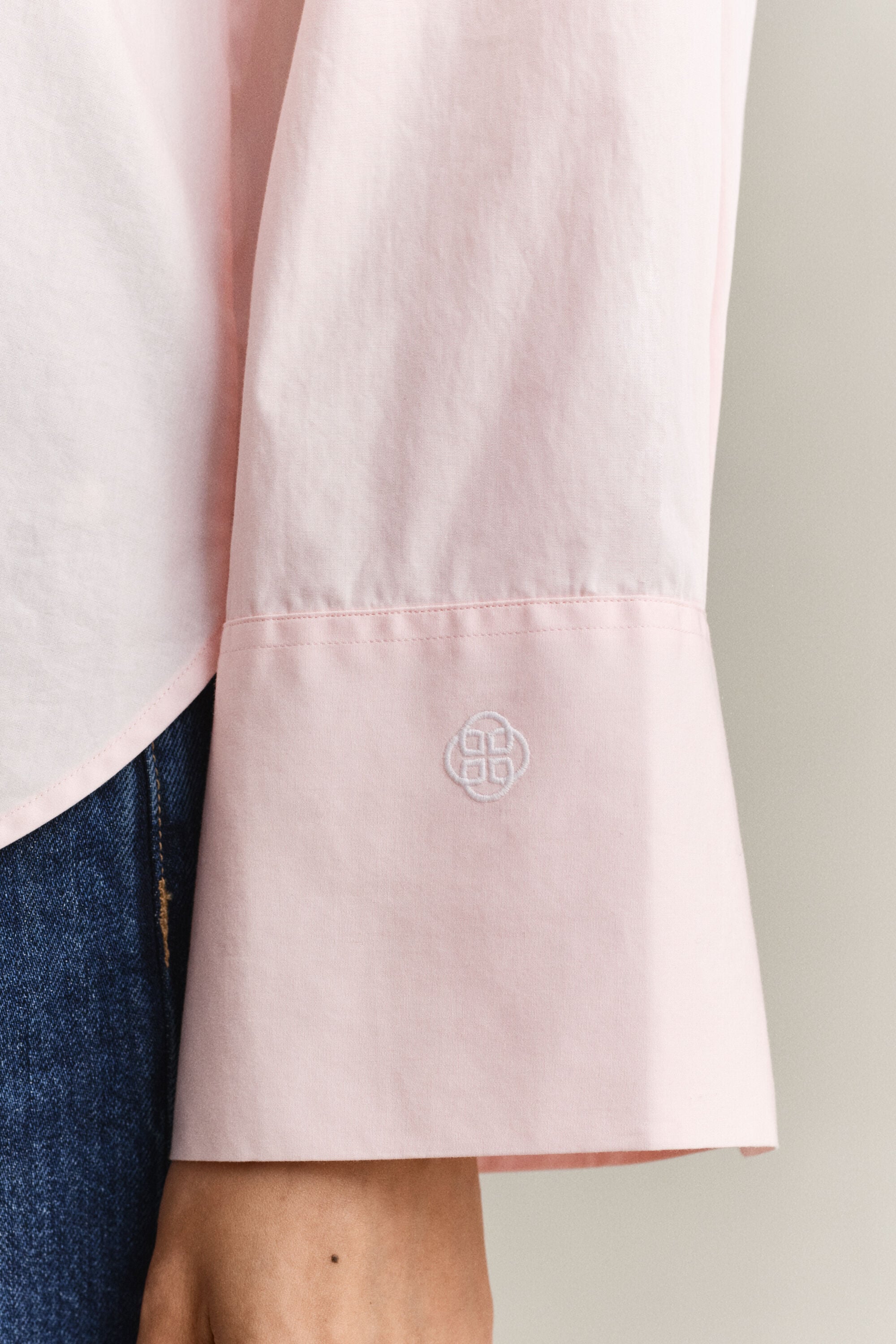 Camisa clásica de popelina con manga ancha