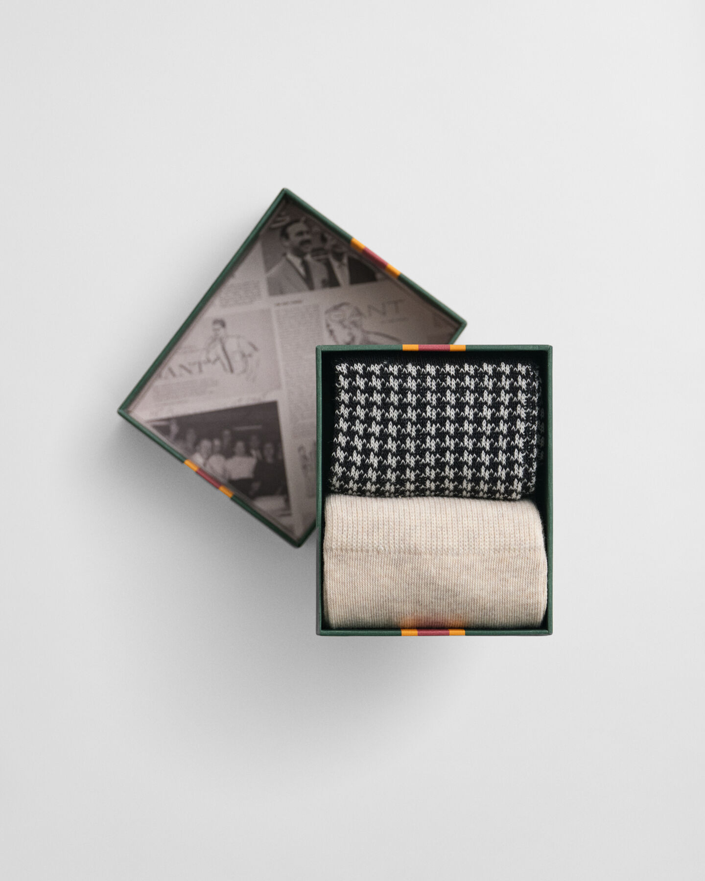 Caja de regalo con dos pares de calcetines con estampado de pata de gallo