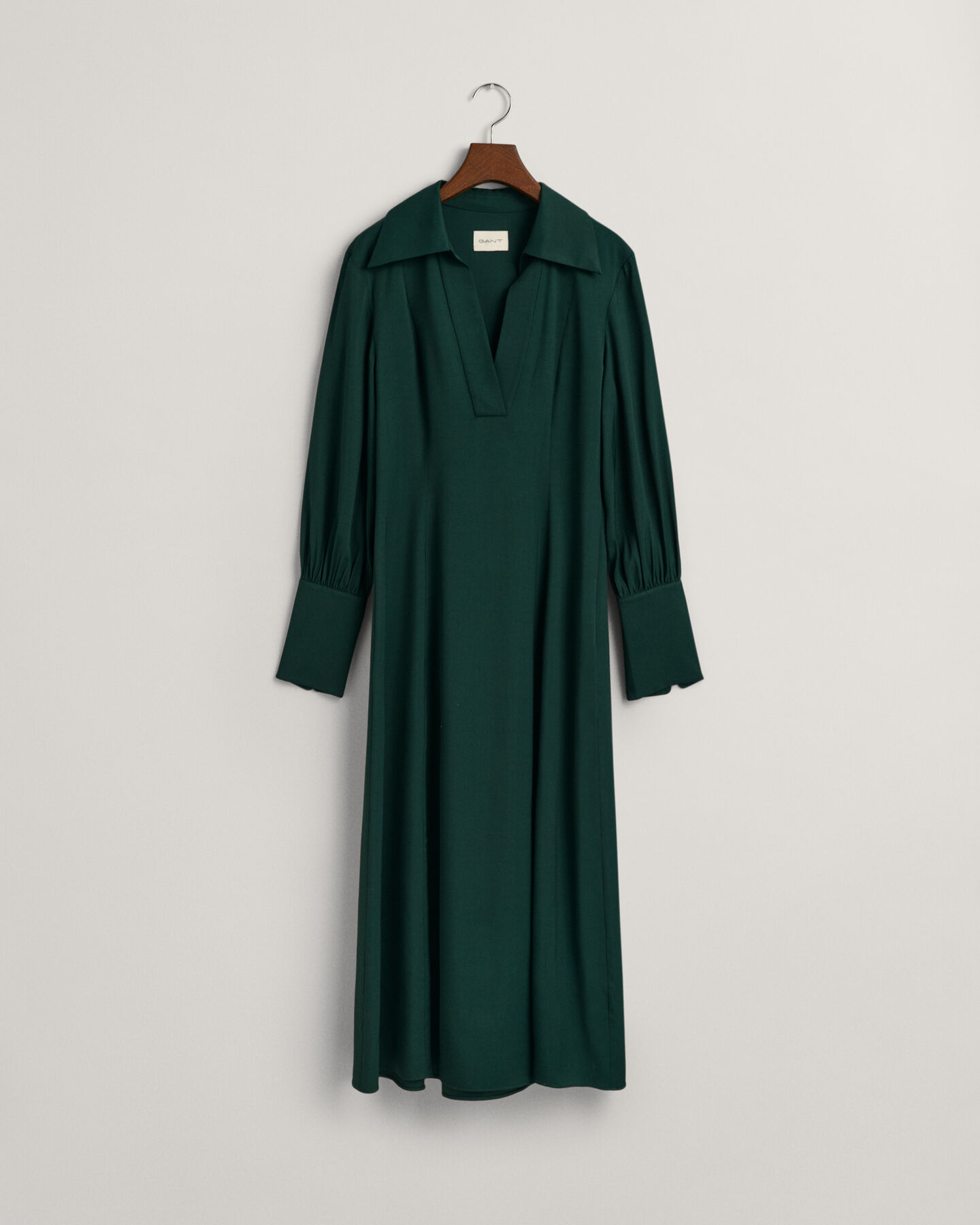 Vestido Slim Fit con pu&ntilde;os anchos