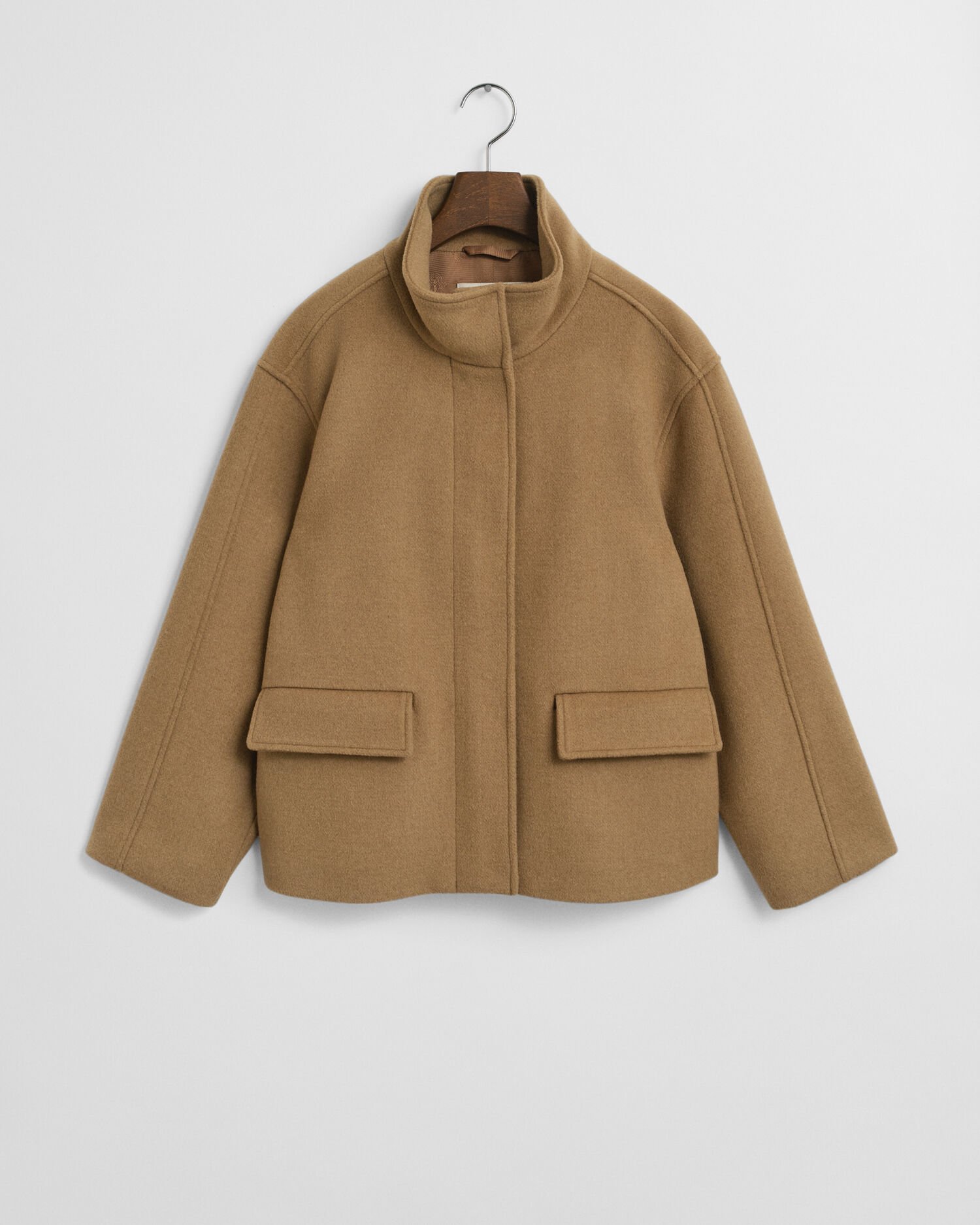 Chaqueta corta de lana con cremallera