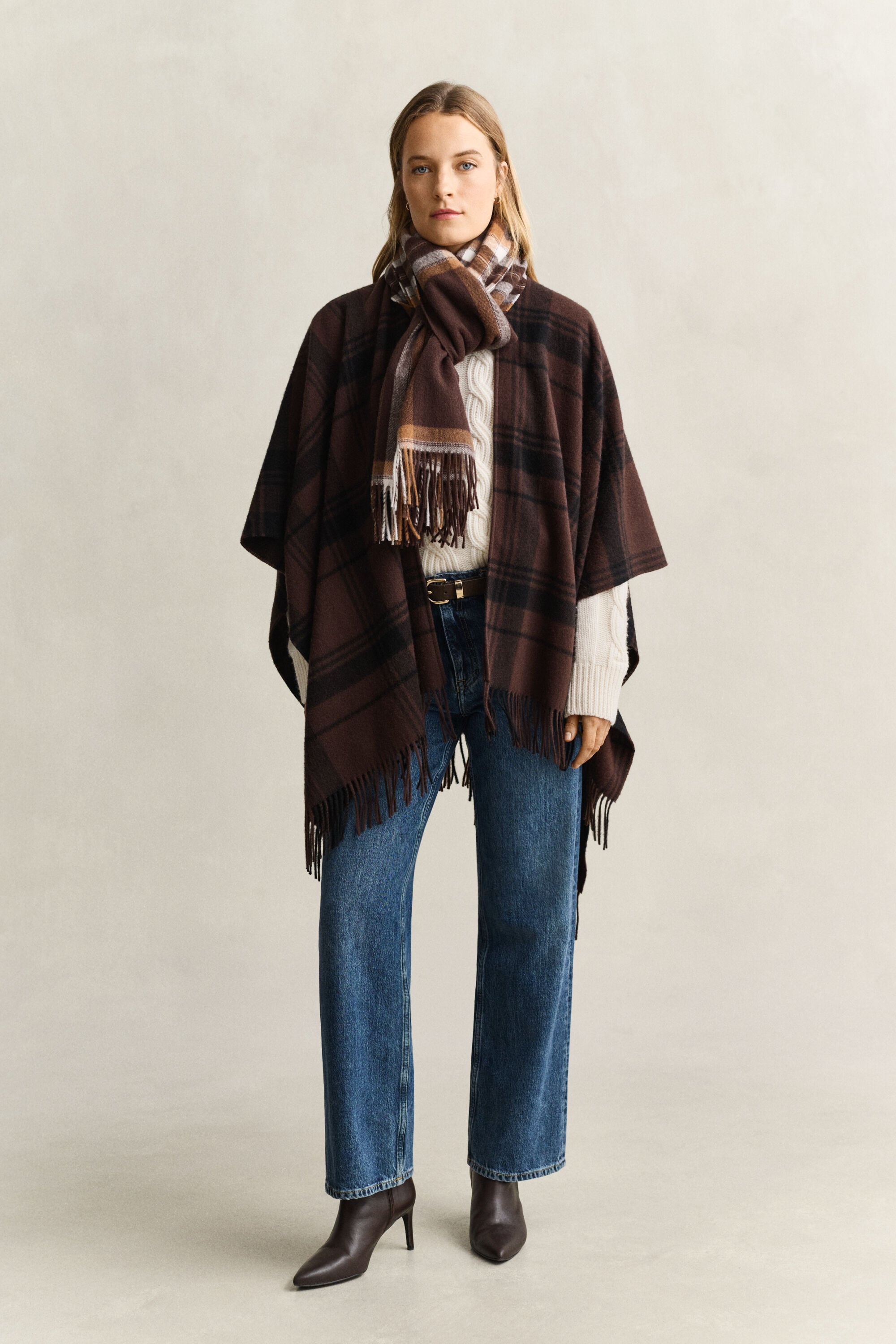 Poncho de lana a cuadros