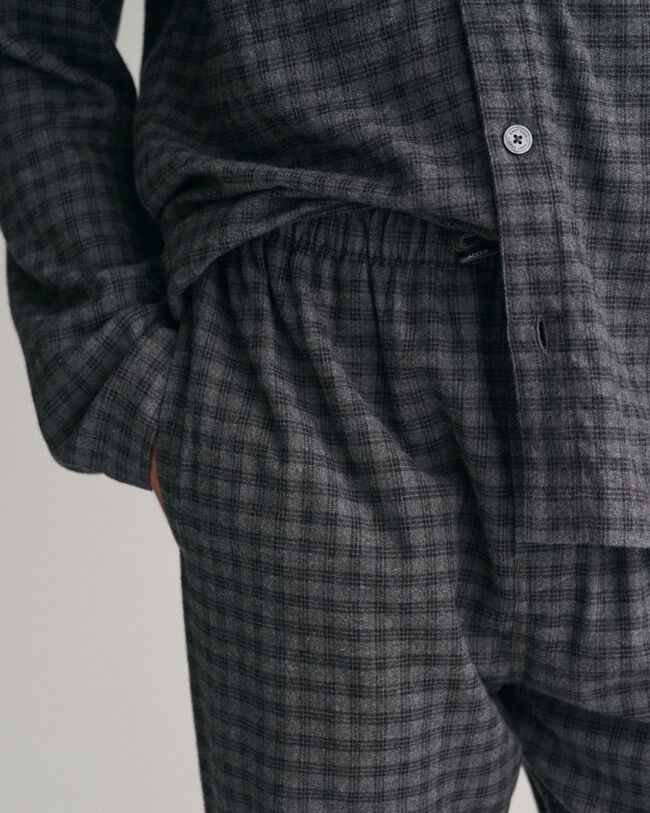 Caja de regalo con camisa y pantalones de pijama de franela