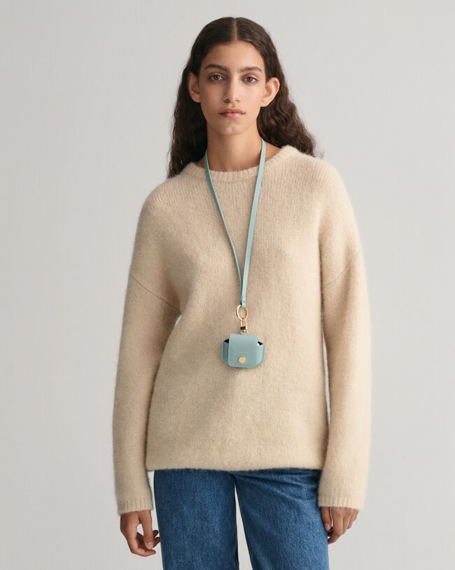 Bolso al cuello de piel