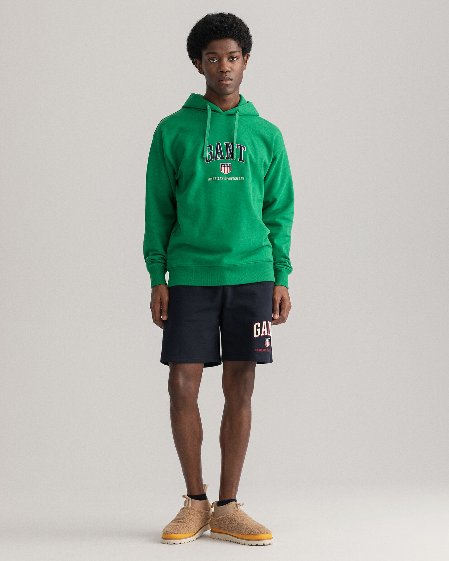 Sudadera Retro Shield con capucha