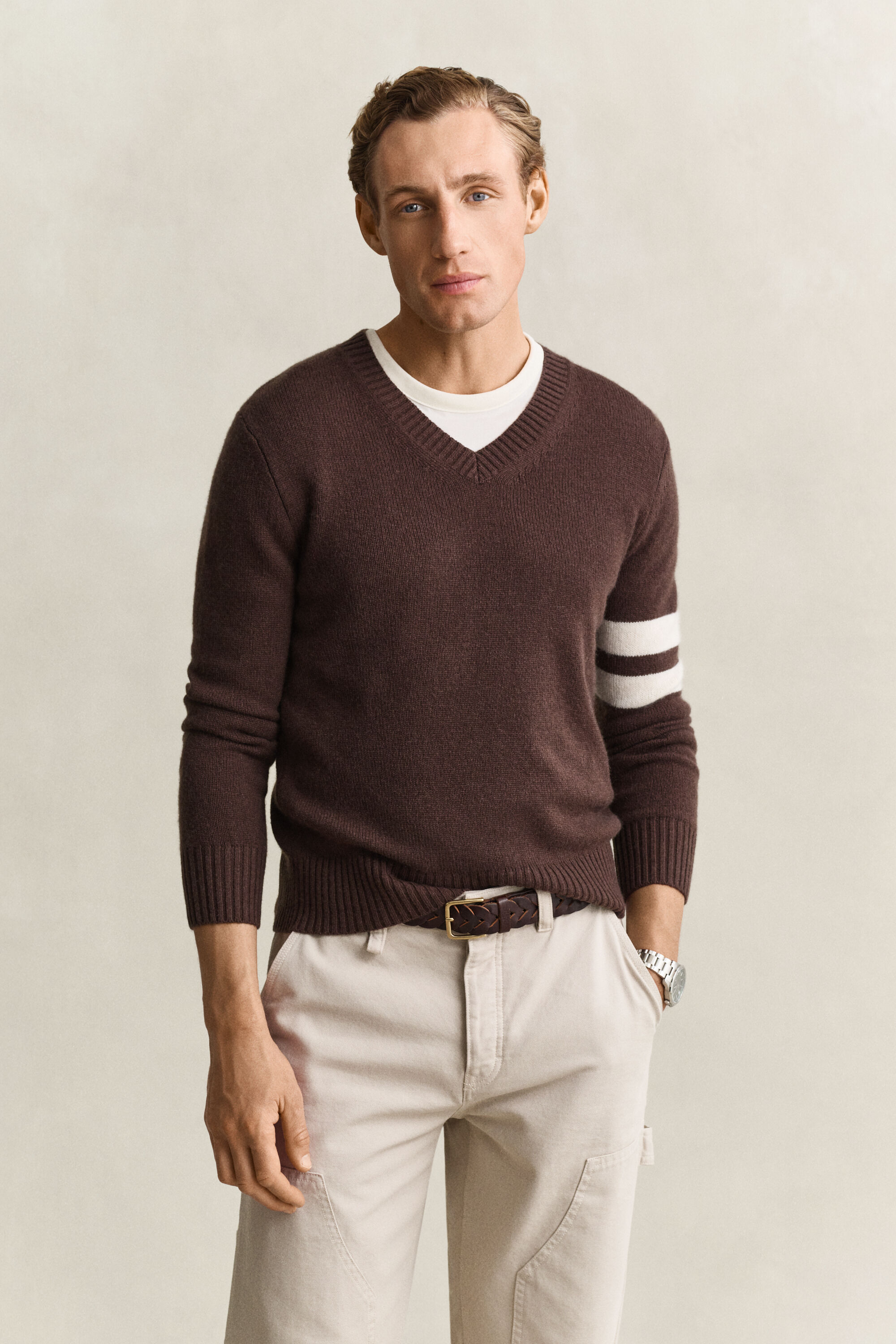 Jersey de cachemir a rayas con cuello de pico
