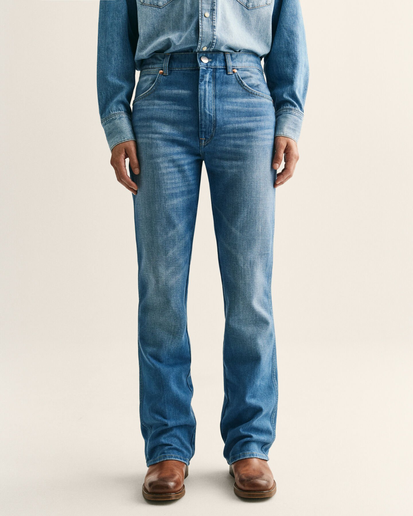 Vaqueros Bootcut Wrangler x GANT