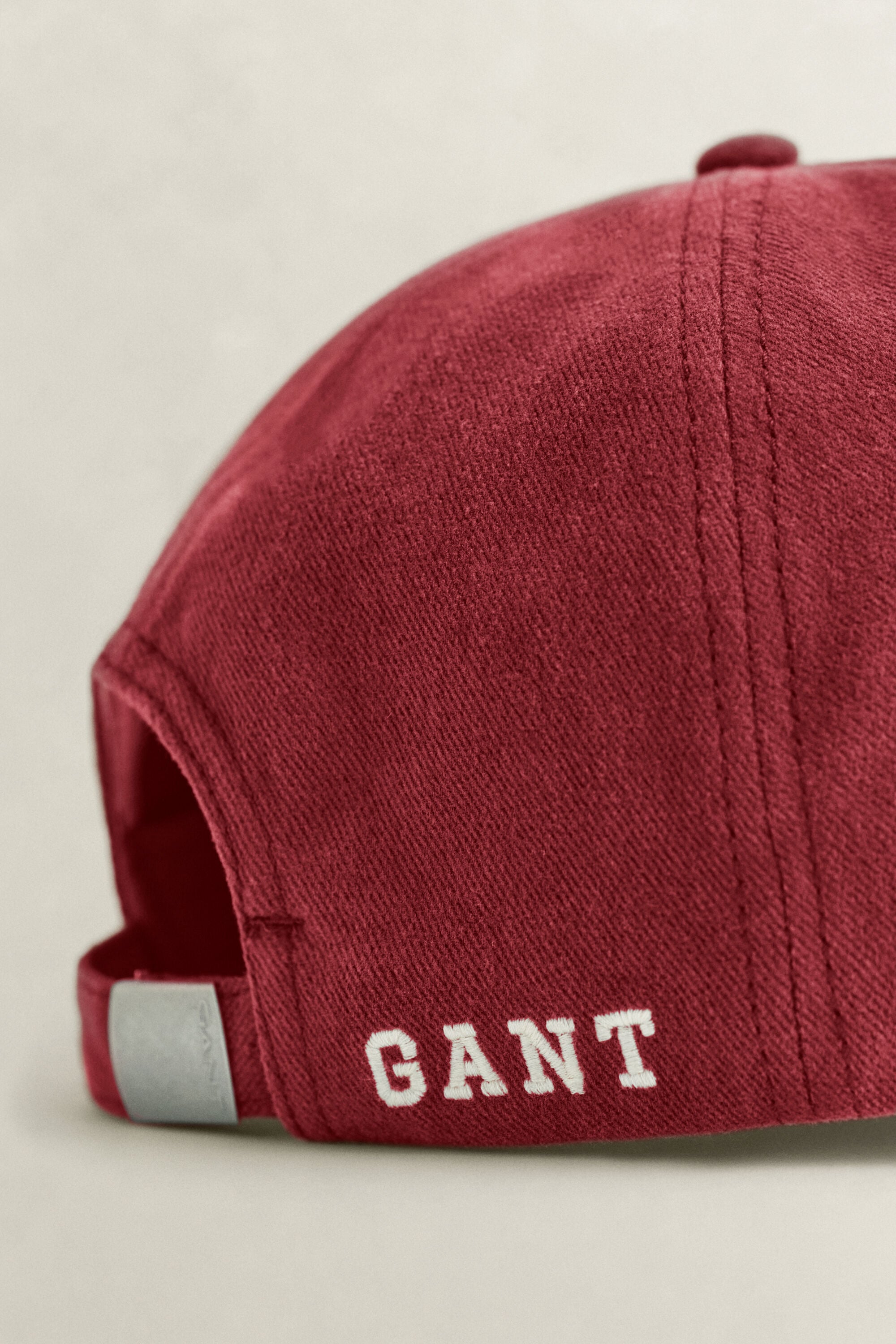 Gorra de molesquín con insignia G