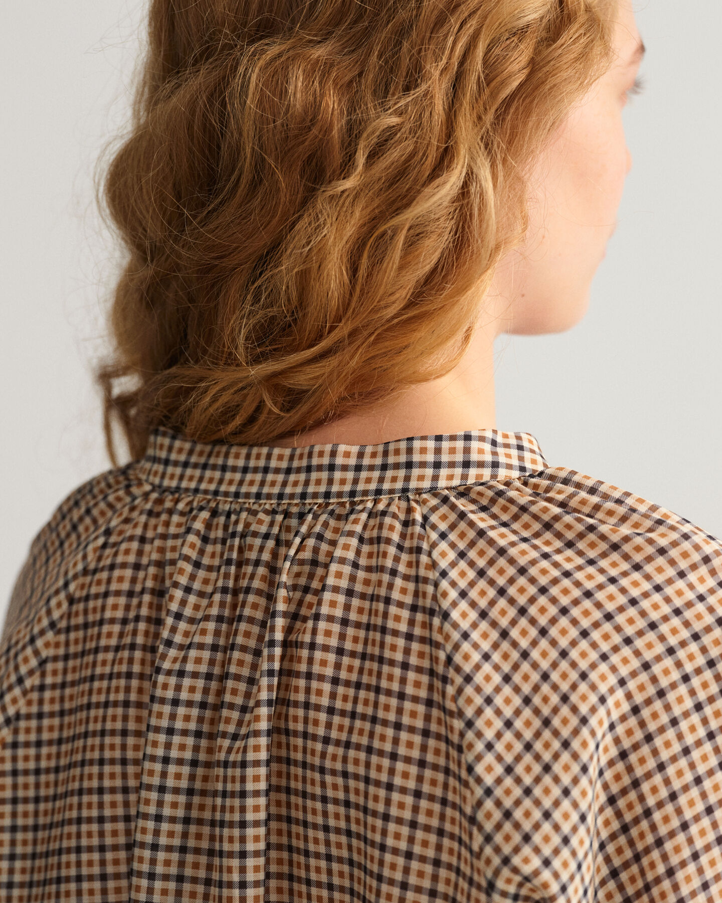 Blusa de algod&oacute;n y seda a cuadros