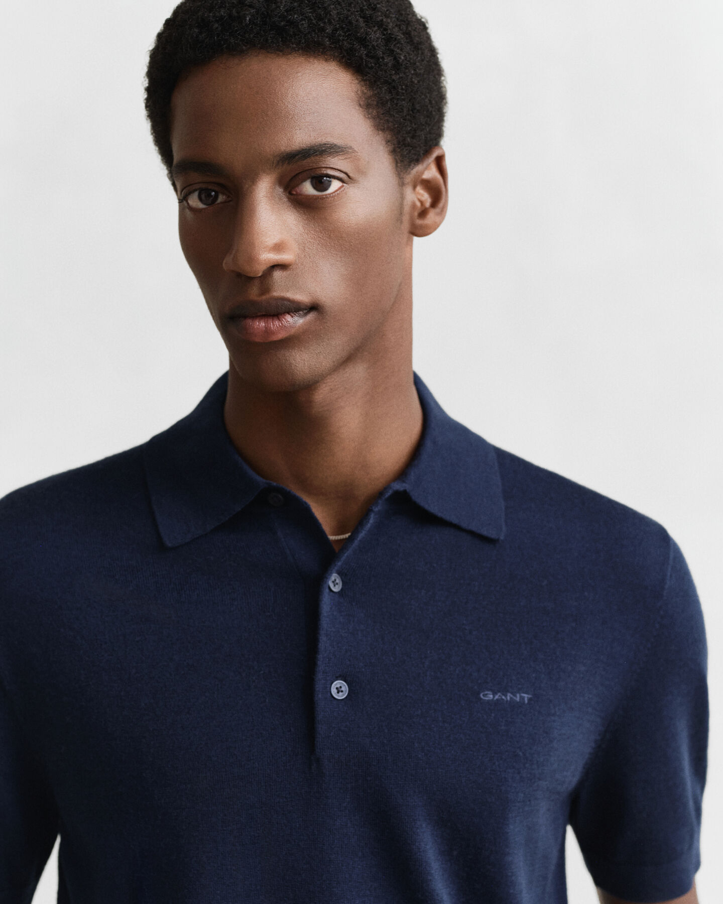 Jersey tipo polo de manga corta de lana merino extrafina