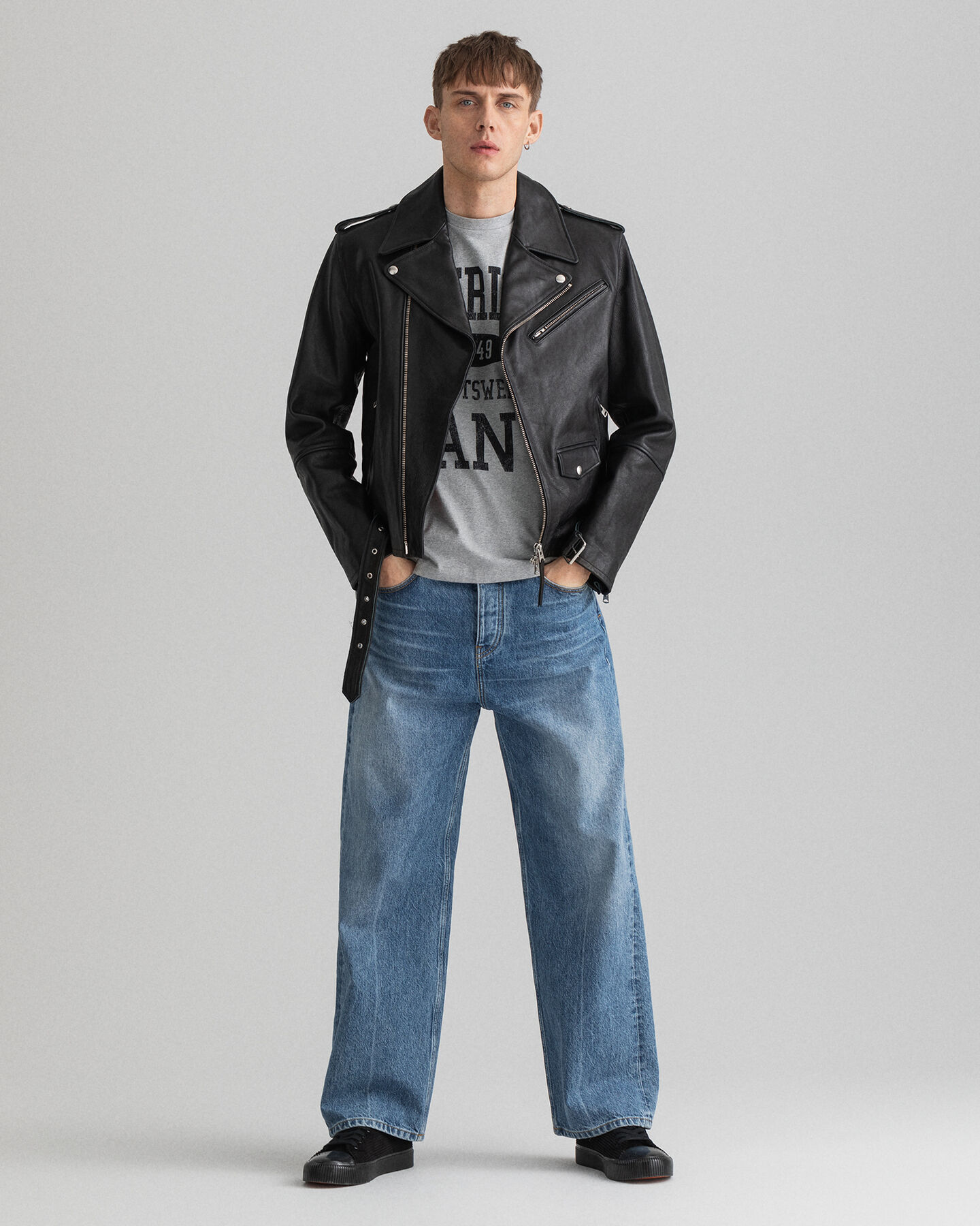 Cazadora motera de piel