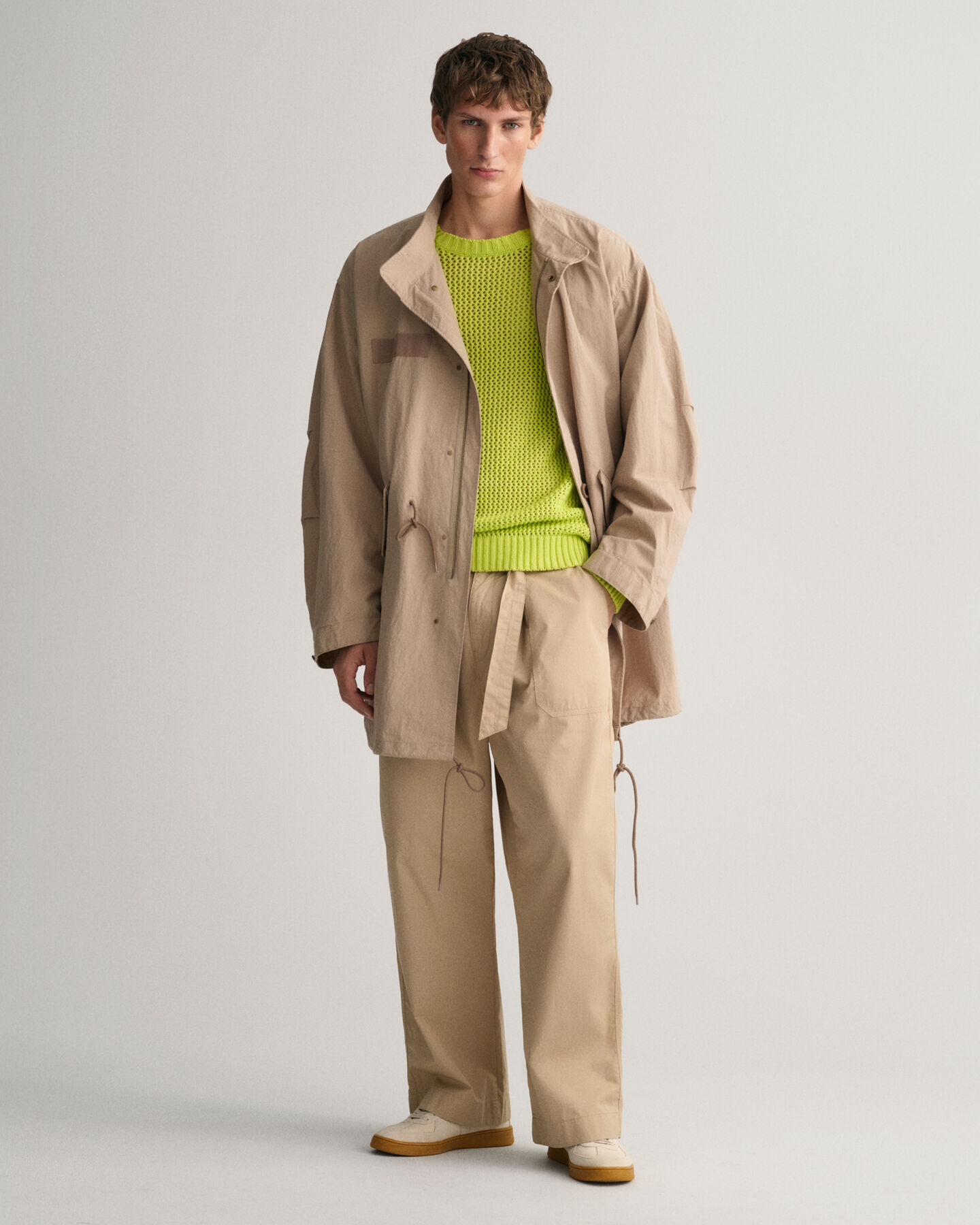 Pantalones de popelina de algod&oacute;n con cintur&oacute;n