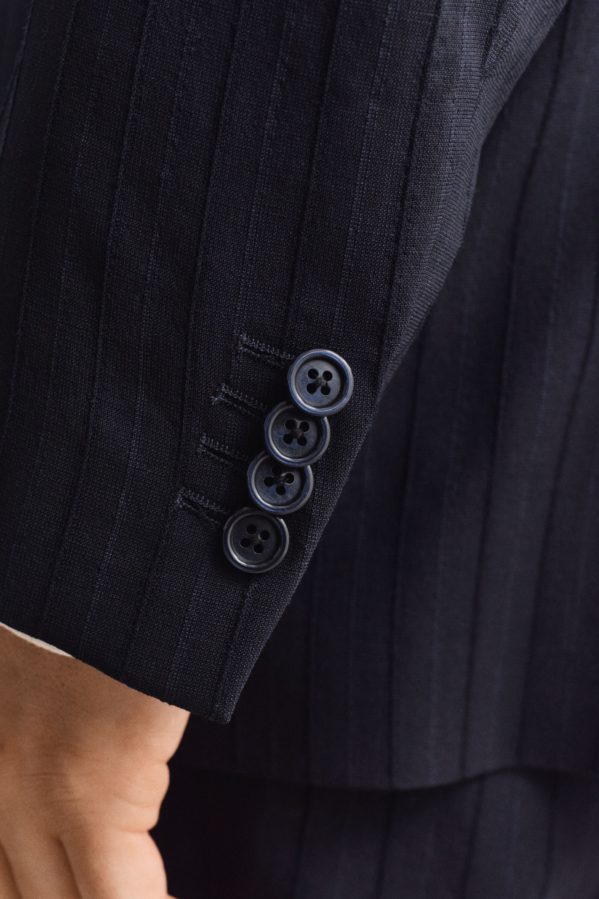 Chaqueta de traje de raya diplomática en el mismo tono