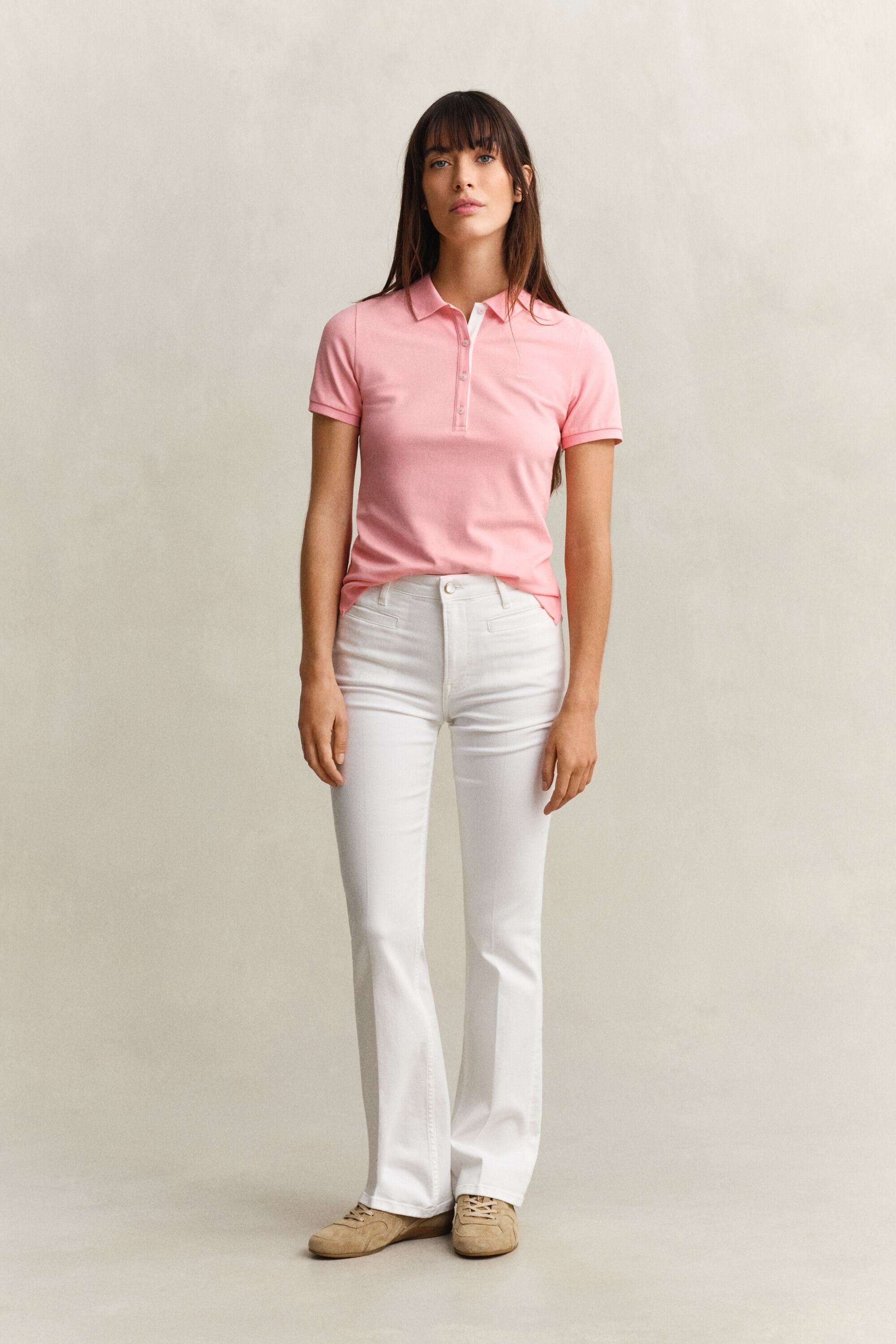 Vaqueros acampanados con monograma