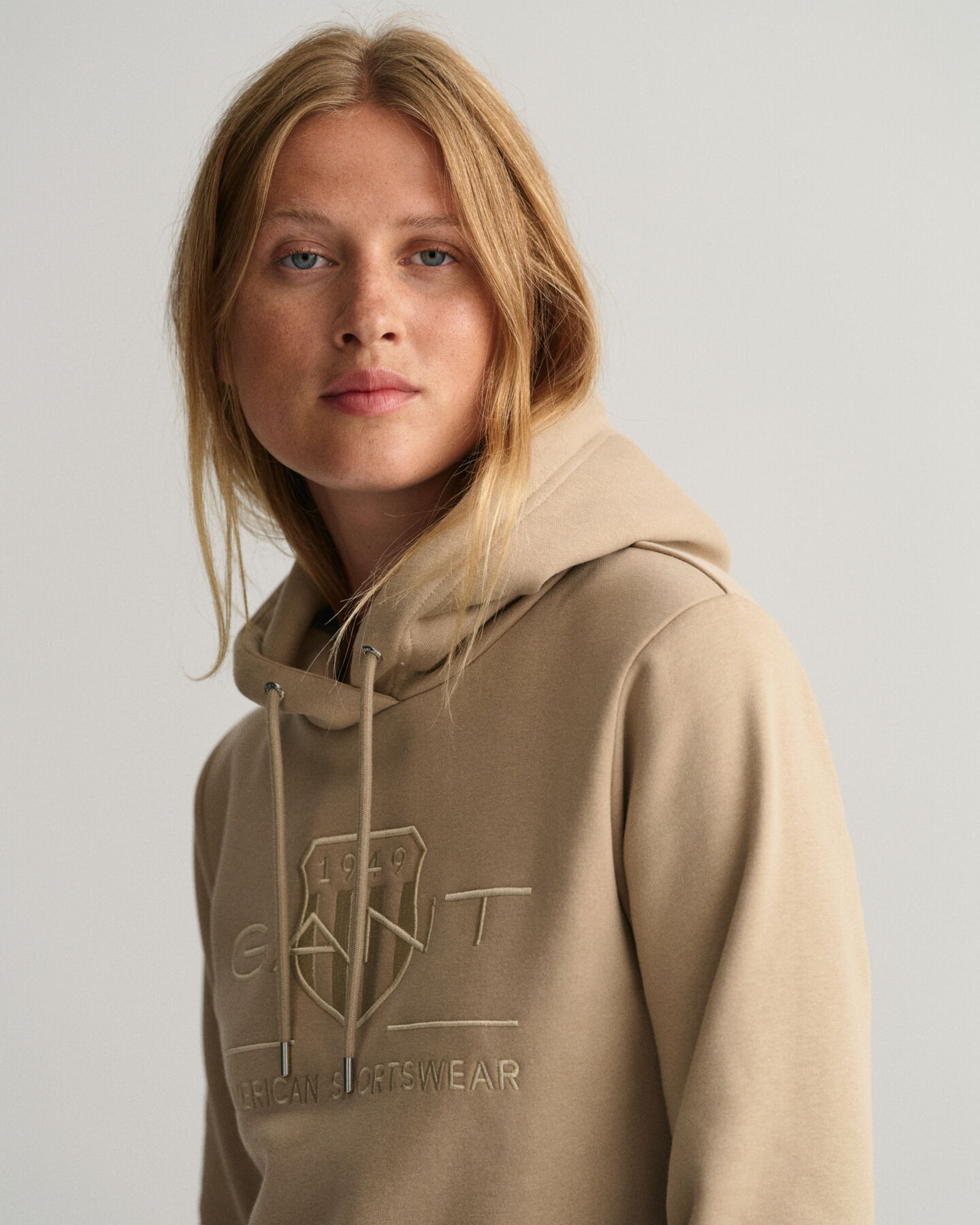 Sudadera con capucha Tonal Shield