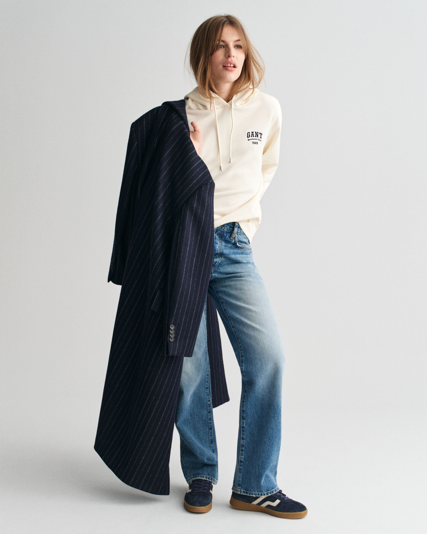 Sudadera con capucha y dise&ntilde;o de peque&ntilde;as dimensiones