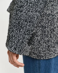 Americana Relaxed Fit con dise&ntilde;o de espiga