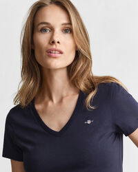 Camiseta Shield con cuello de pico