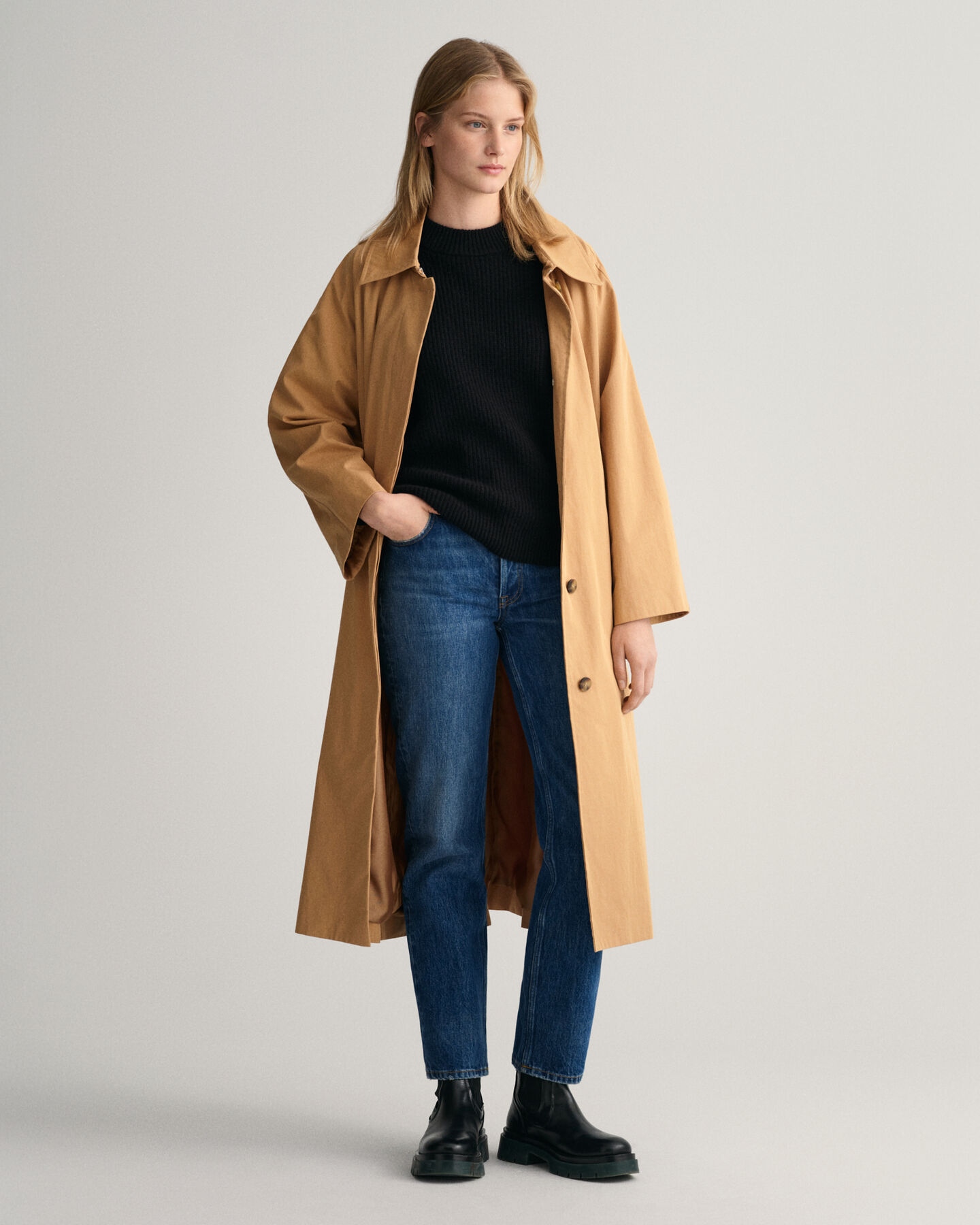 Jersey acanalado con cuello redondo en lana