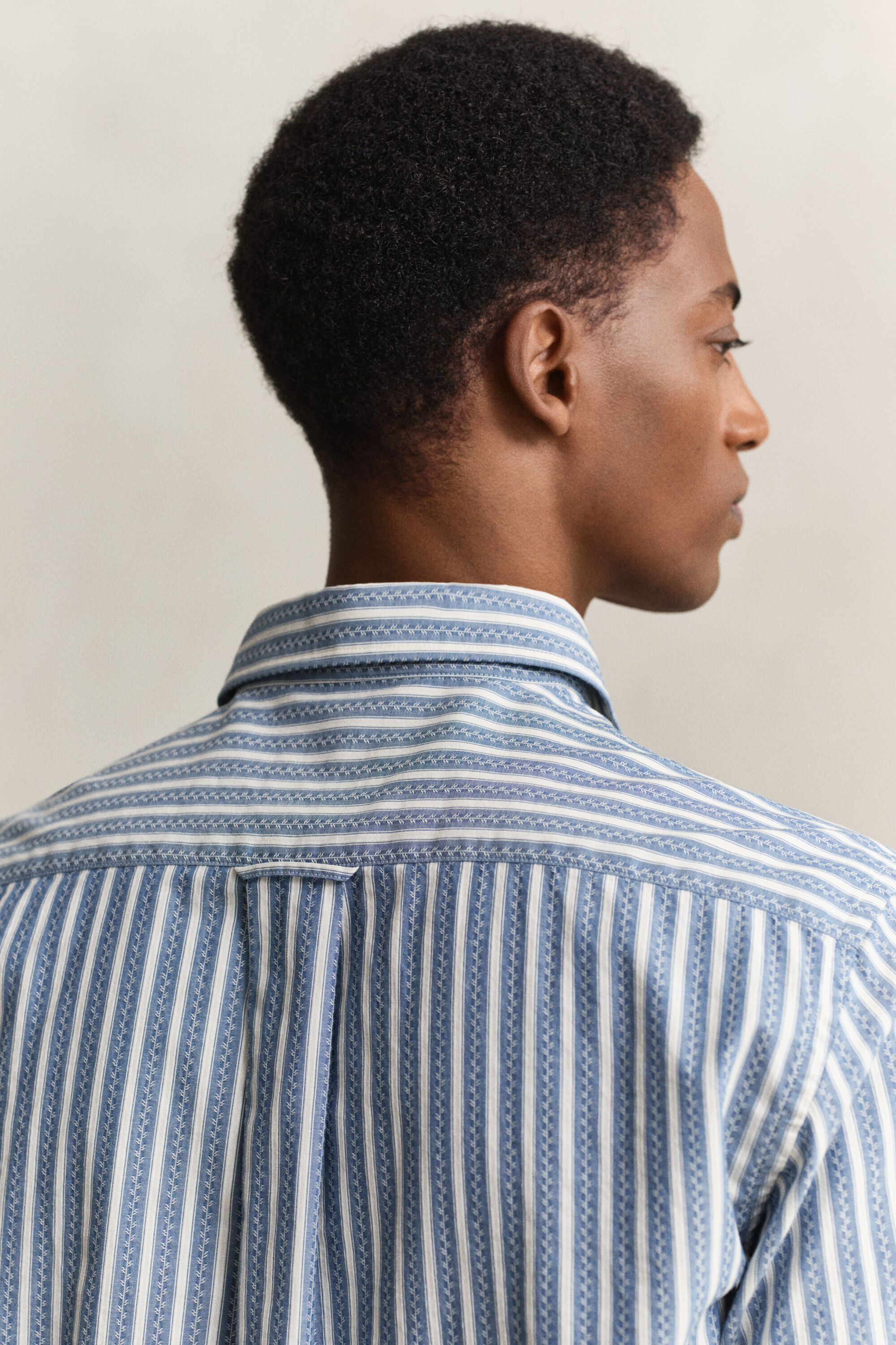 Camisa Regular Fit a rayas con textura labrada