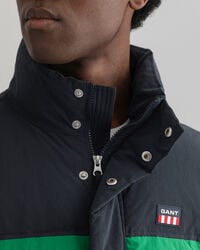 Chaleco acolchado con dise&ntilde;o de bloques