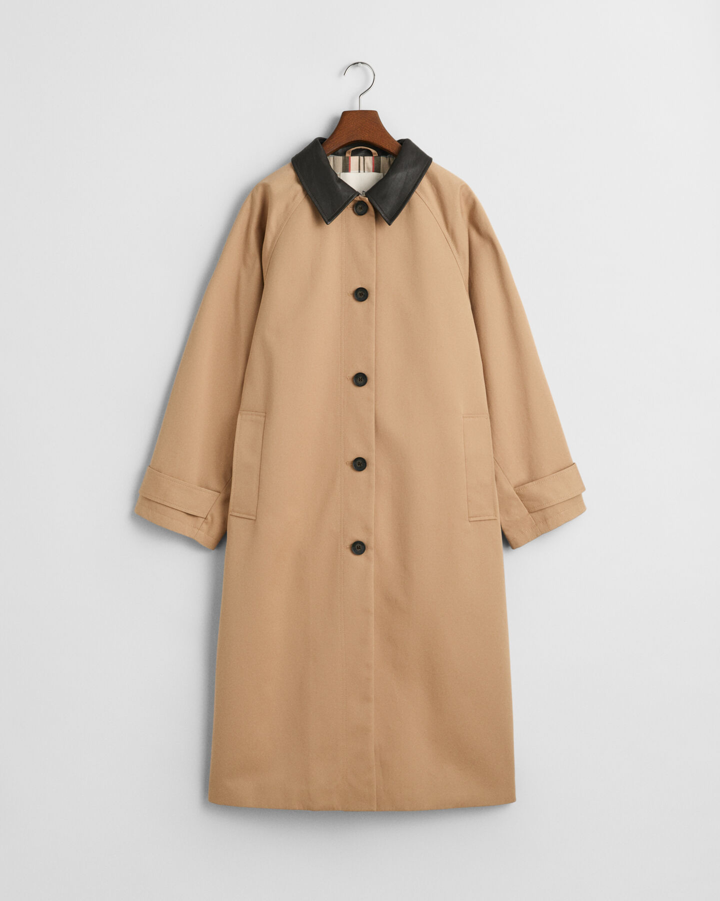 Gabán con cuello de piel