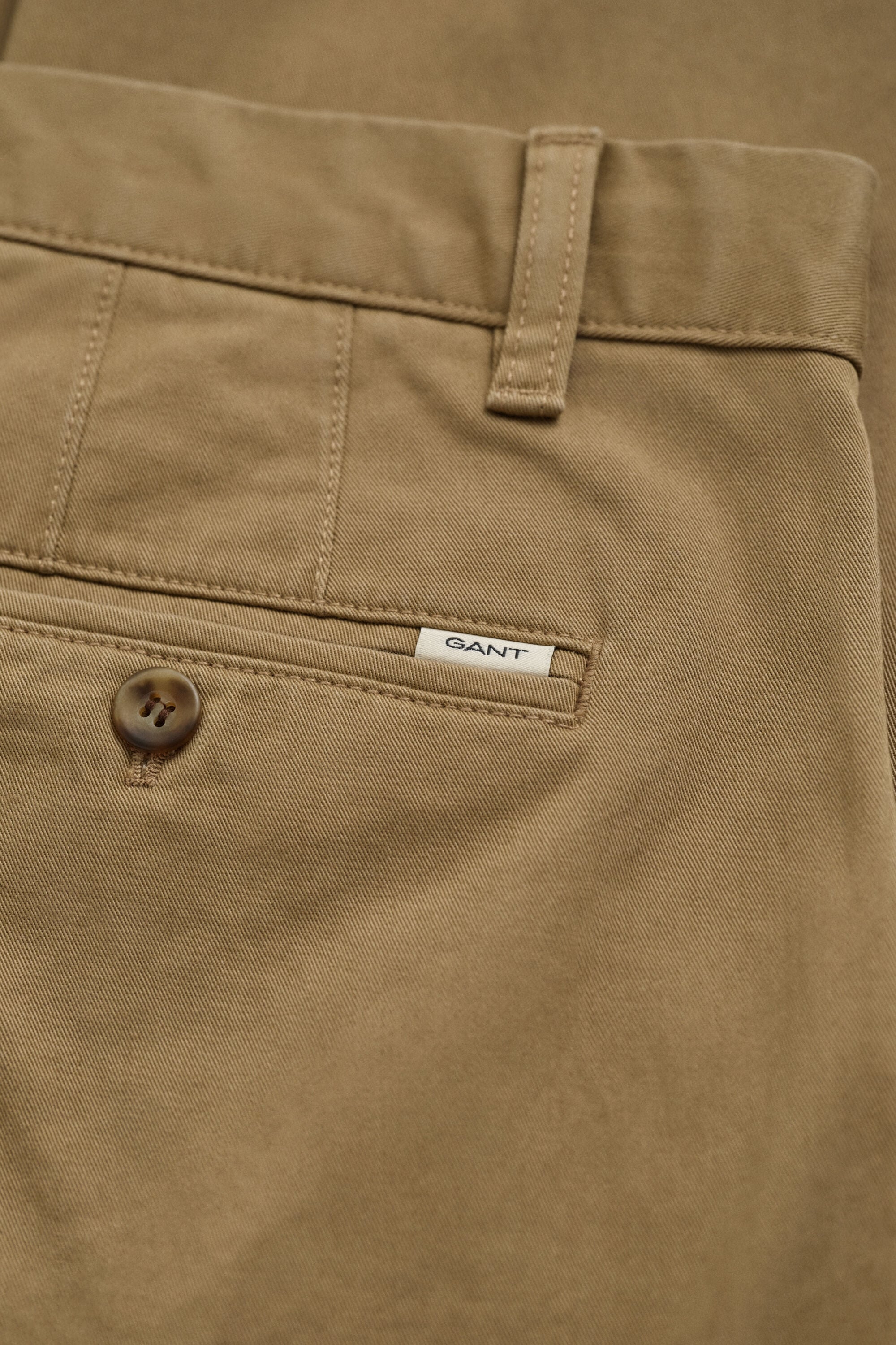 Pantalones chinos Regular Fit cómodos