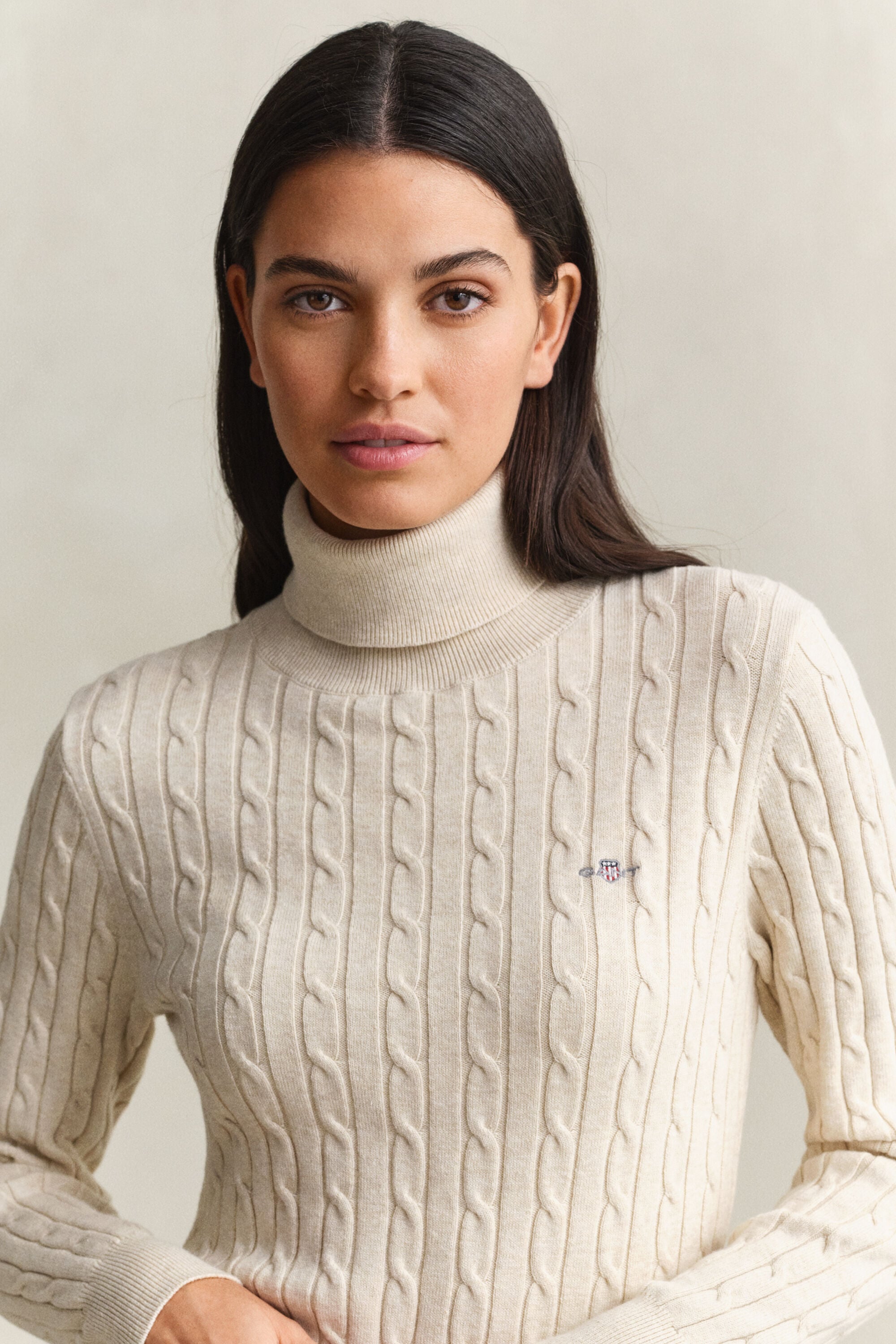 Jersey de punto de ochos con cuello de cisne en algodón elástico