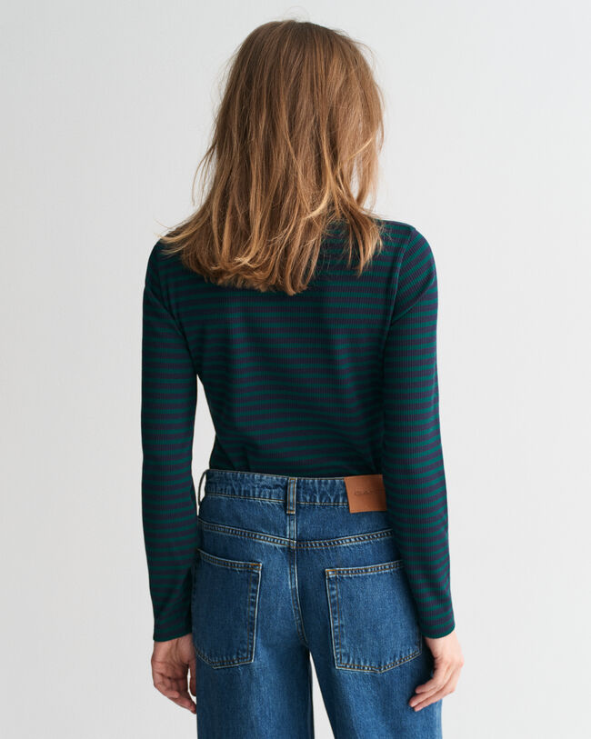 Camiseta acanalada de rayas con cuello de cisne y manga larga